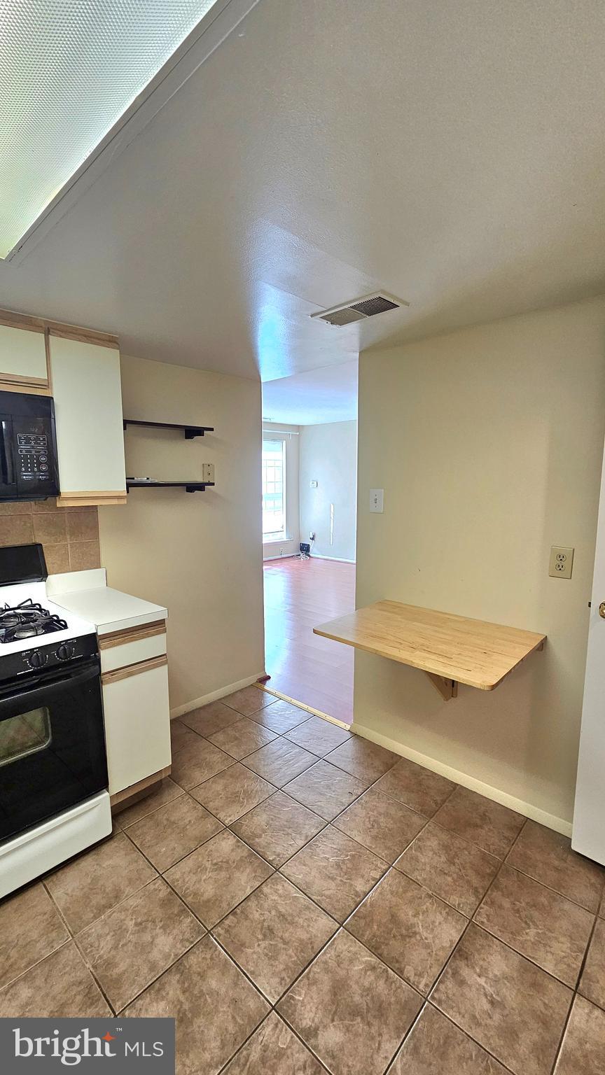 SOMERTON - Residential Lease