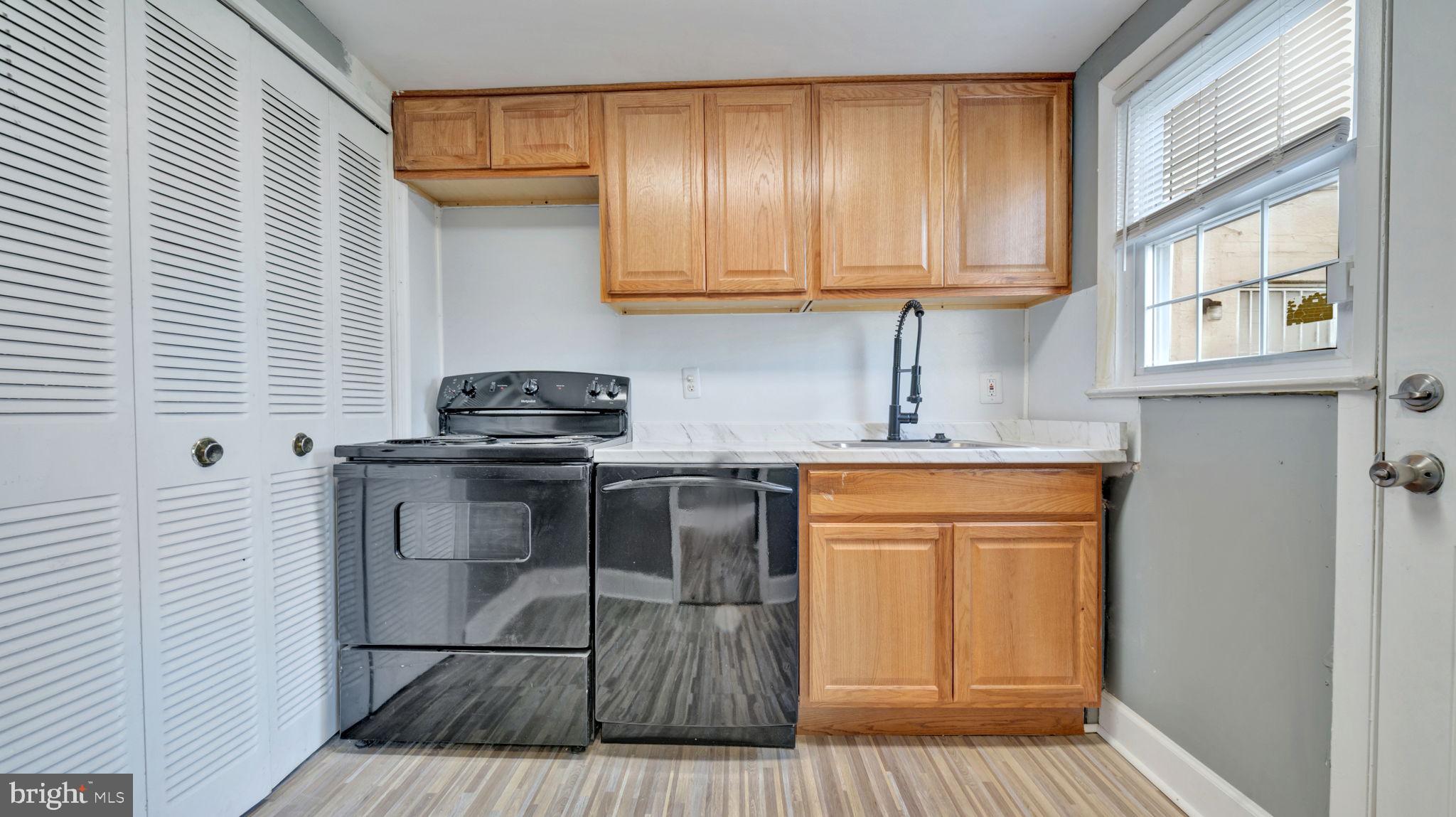 IVERSON VILLAGE - Residential