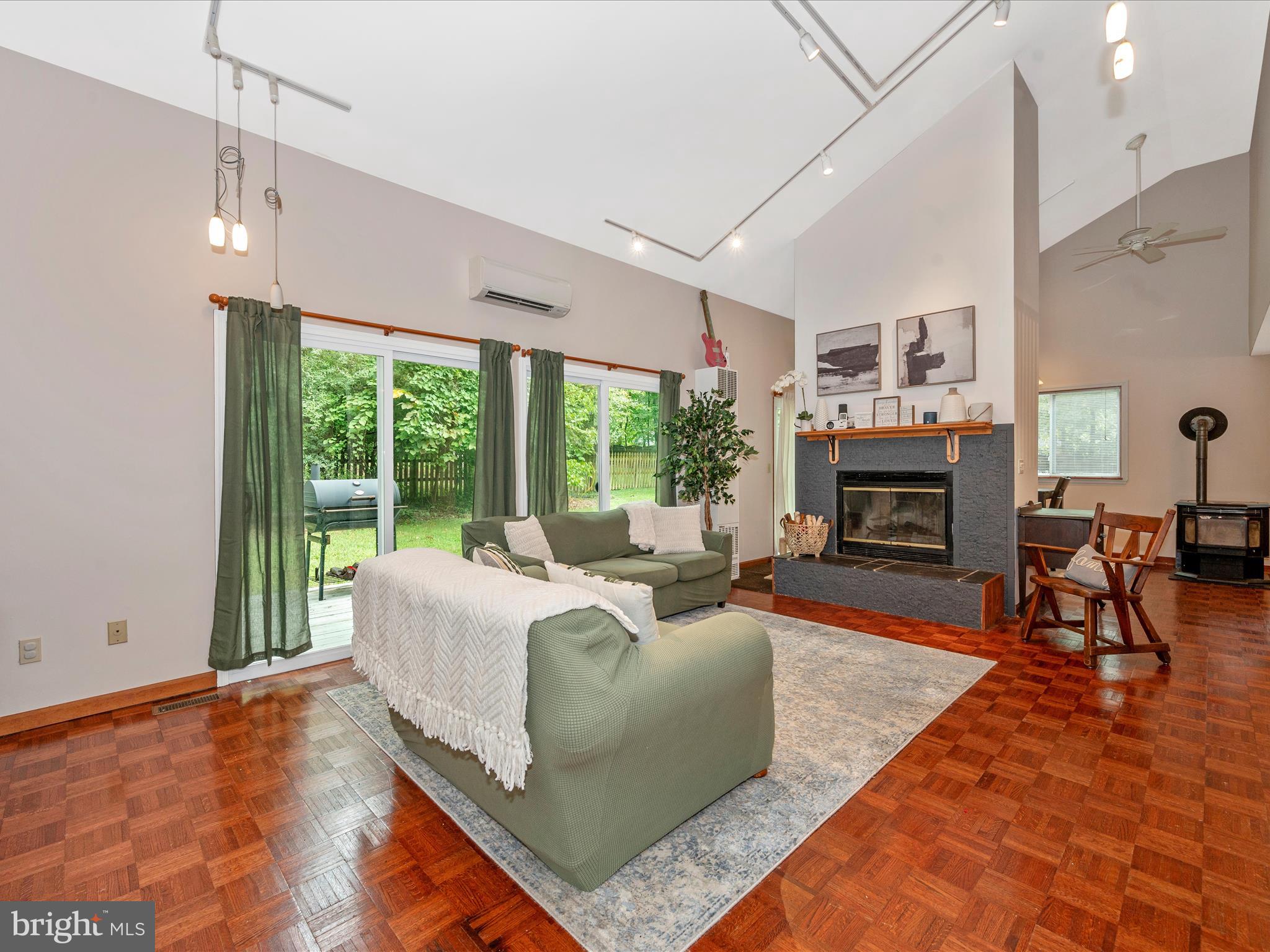 SHANNONDALE - Residential