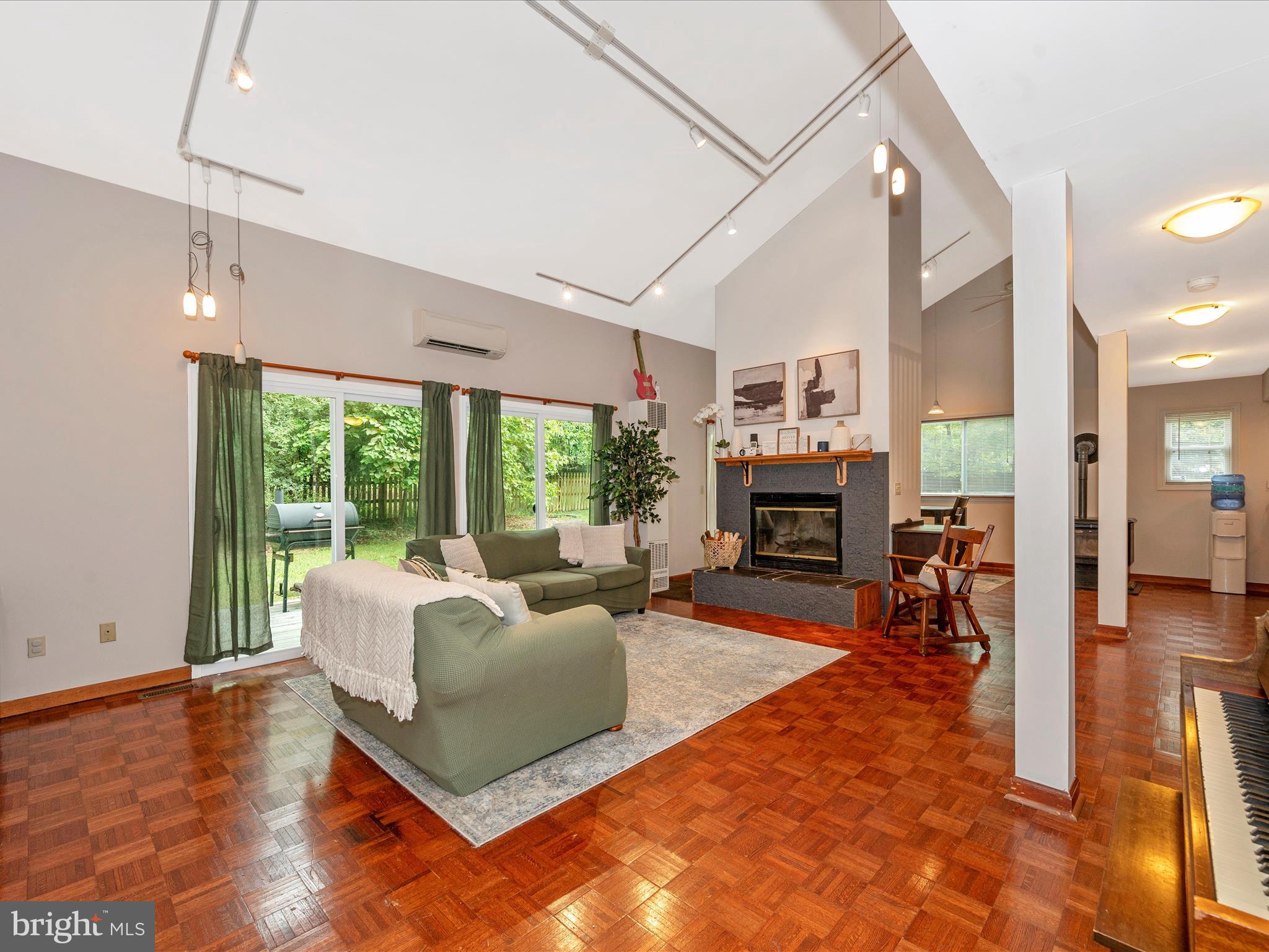 SHANNONDALE - Residential