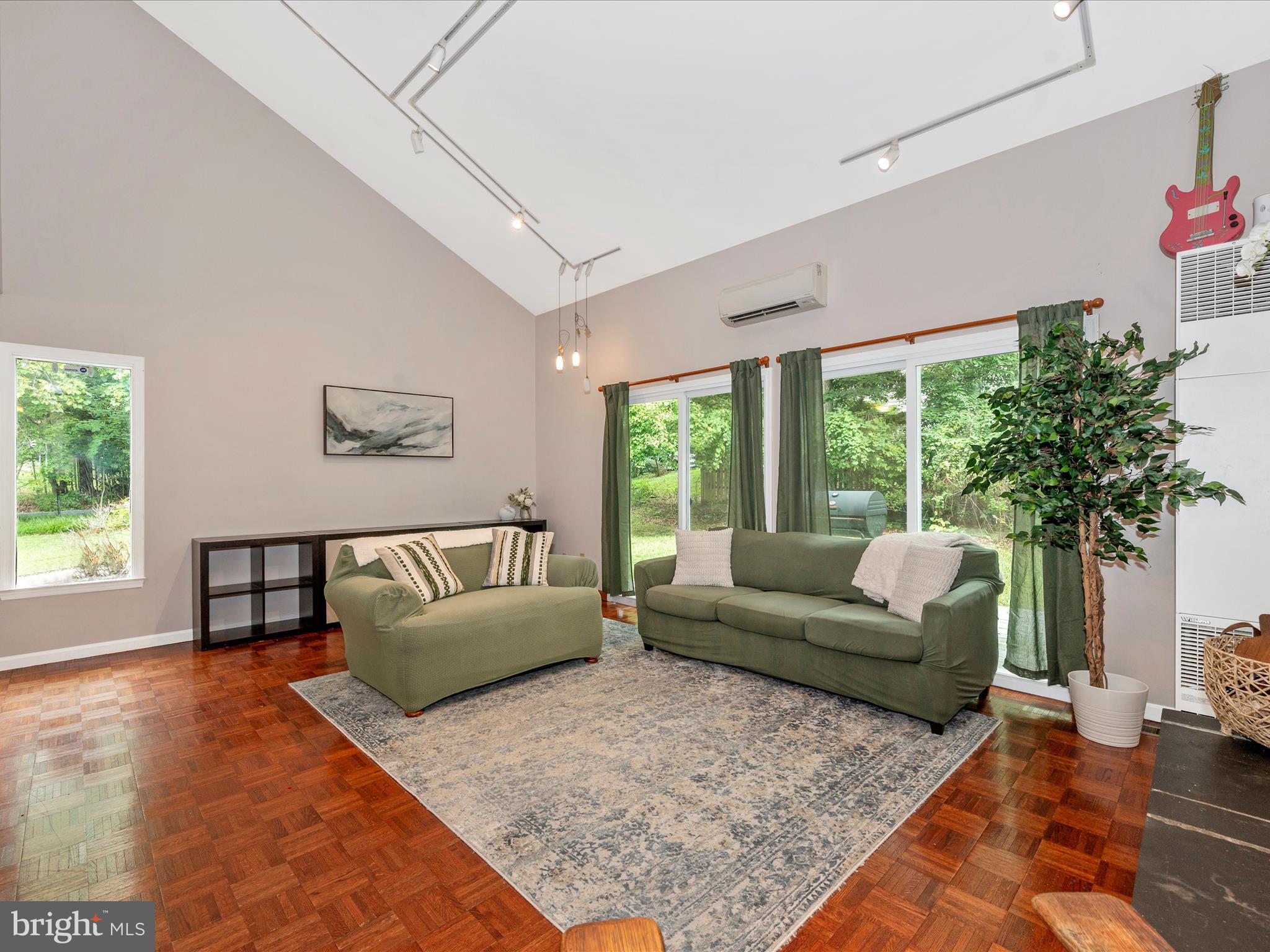 SHANNONDALE - Residential