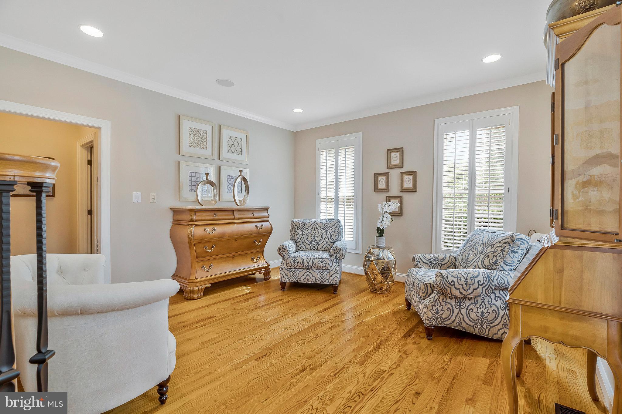 MC LEAN HAMLET - Residential