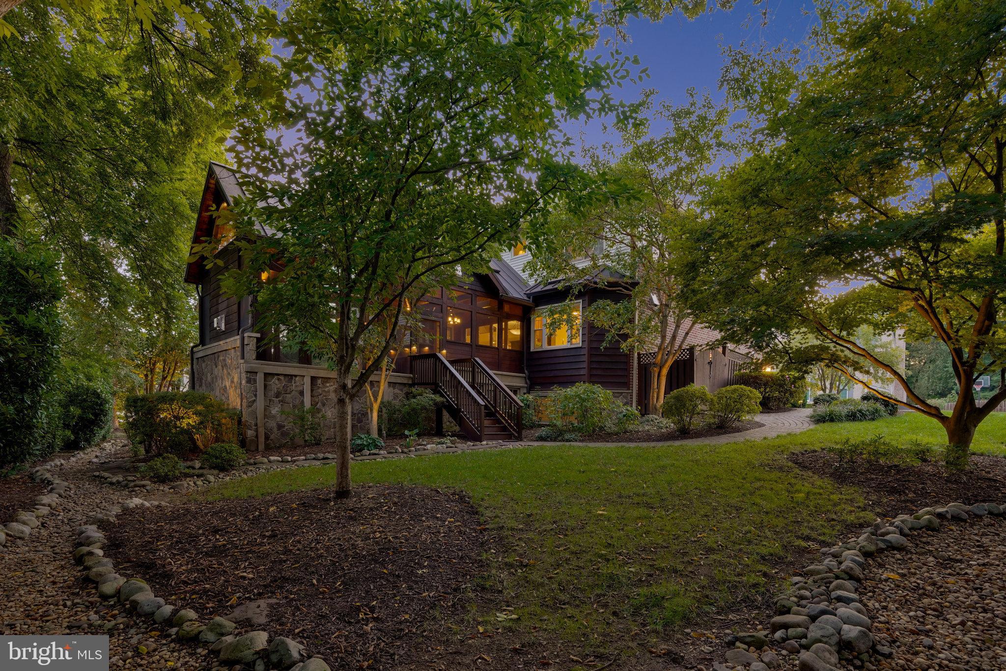 MC LEAN HAMLET - Residential