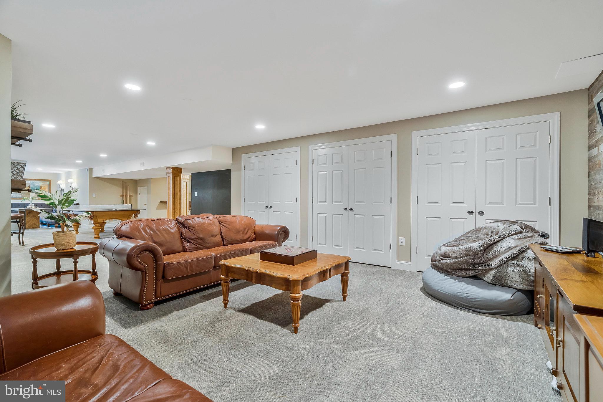 MC LEAN HAMLET - Residential