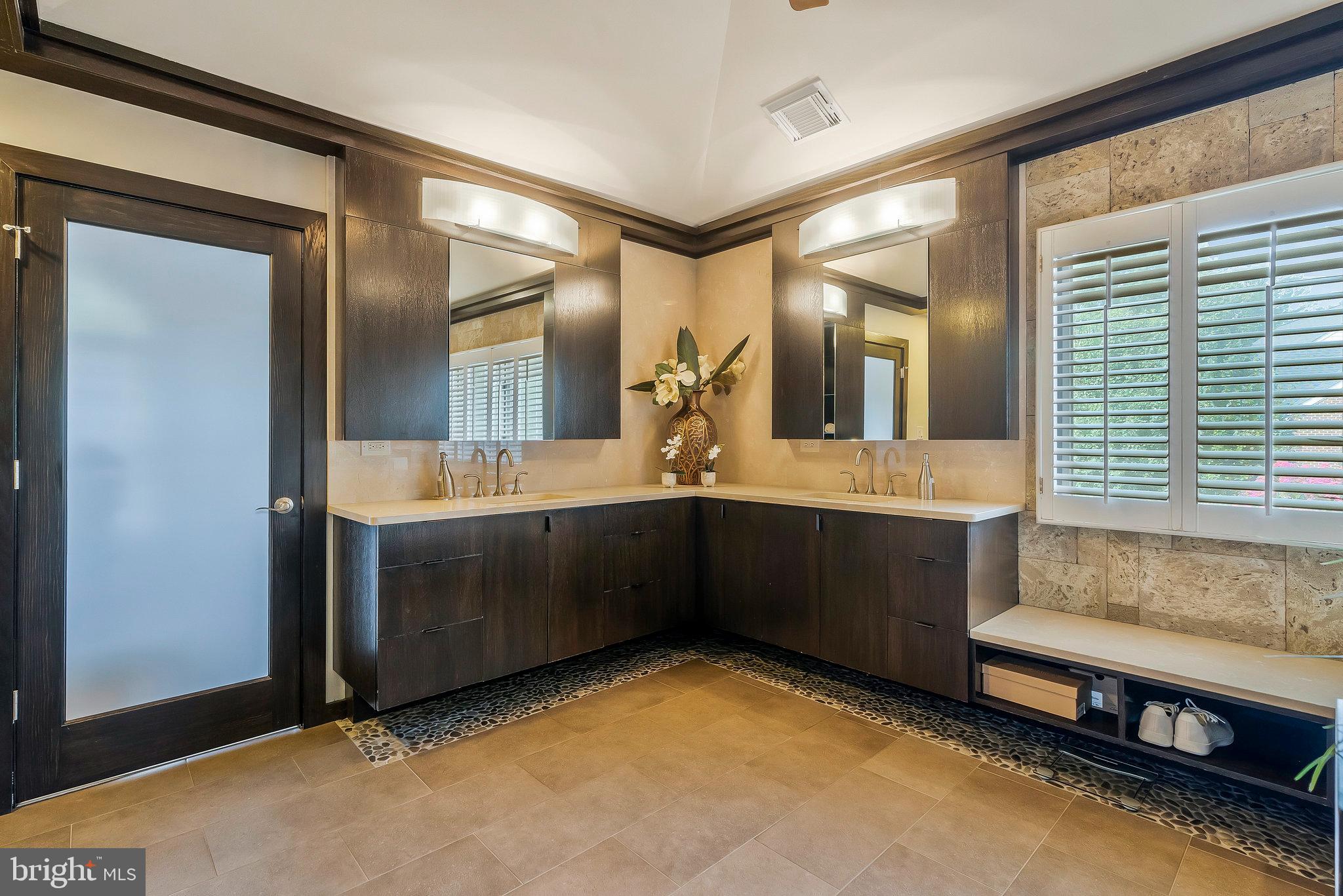 MC LEAN HAMLET - Residential