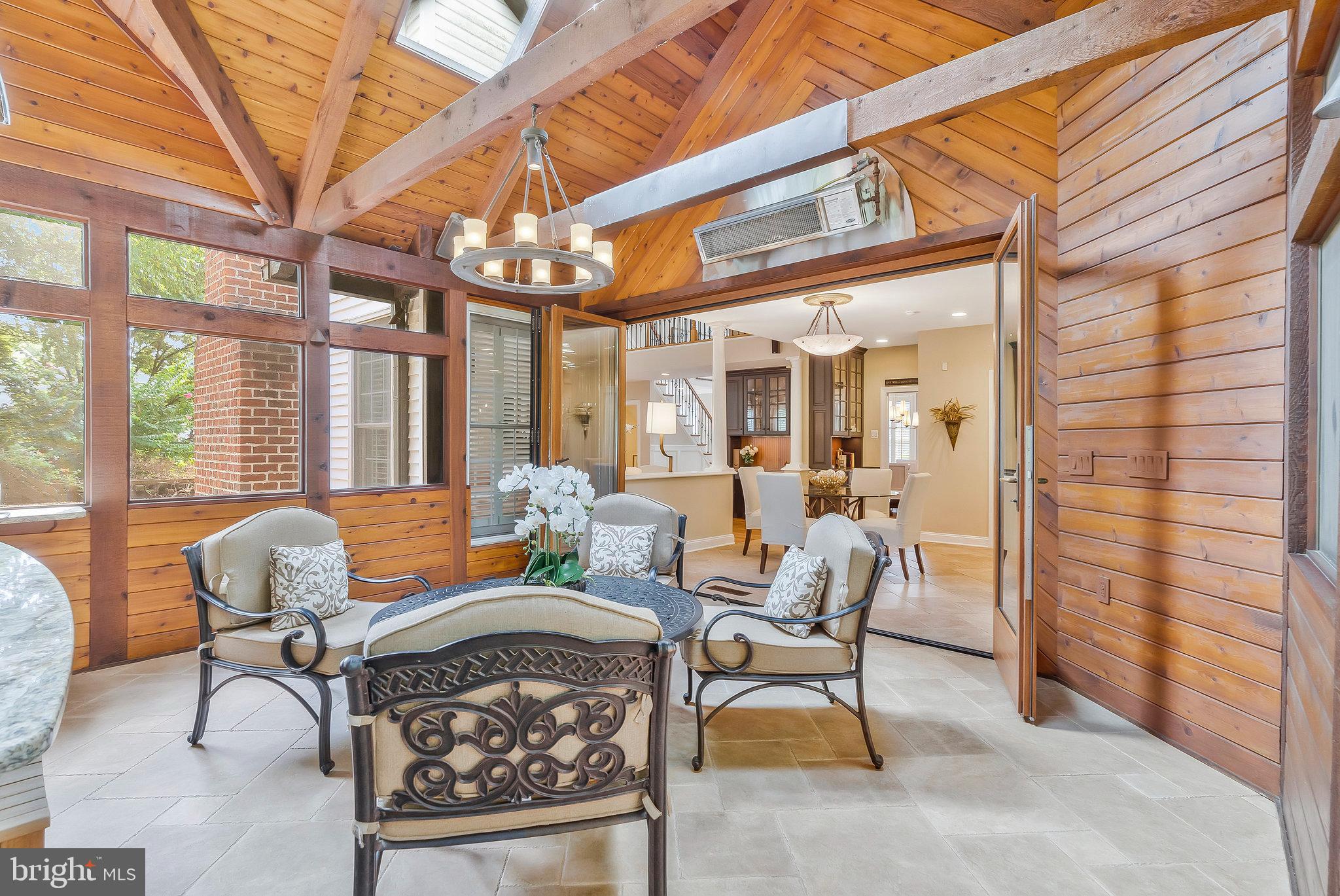 MC LEAN HAMLET - Residential