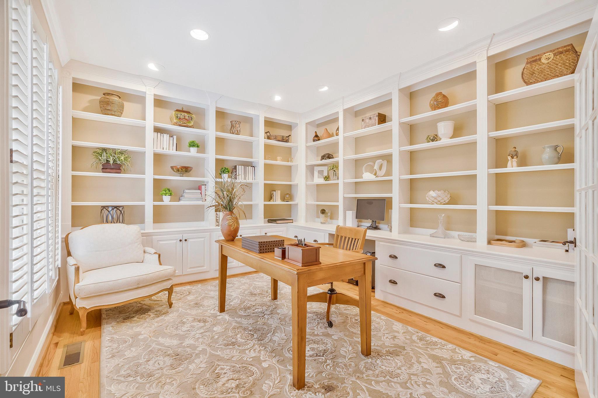 MC LEAN HAMLET - Residential