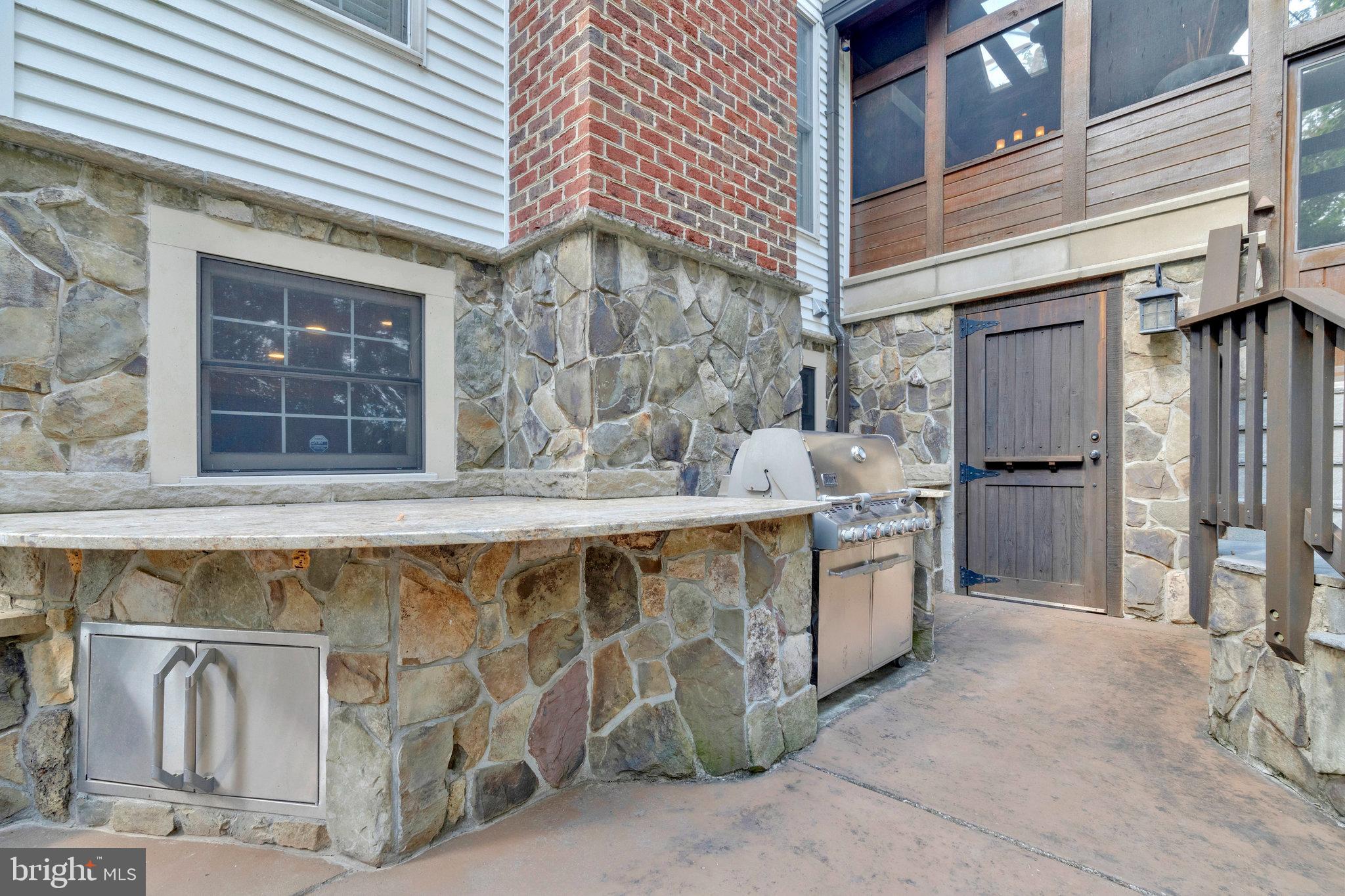 MC LEAN HAMLET - Residential