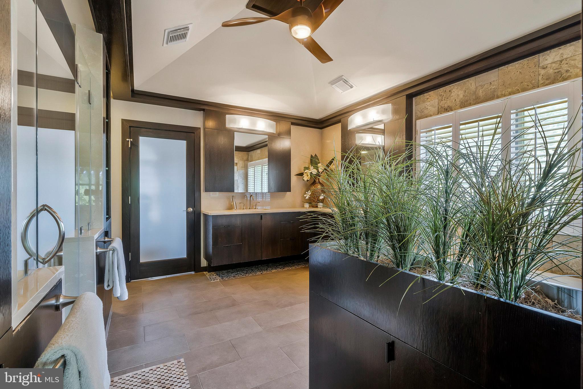 MC LEAN HAMLET - Residential