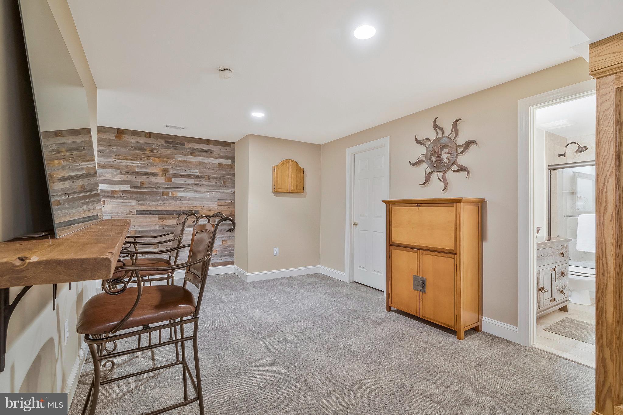 MC LEAN HAMLET - Residential