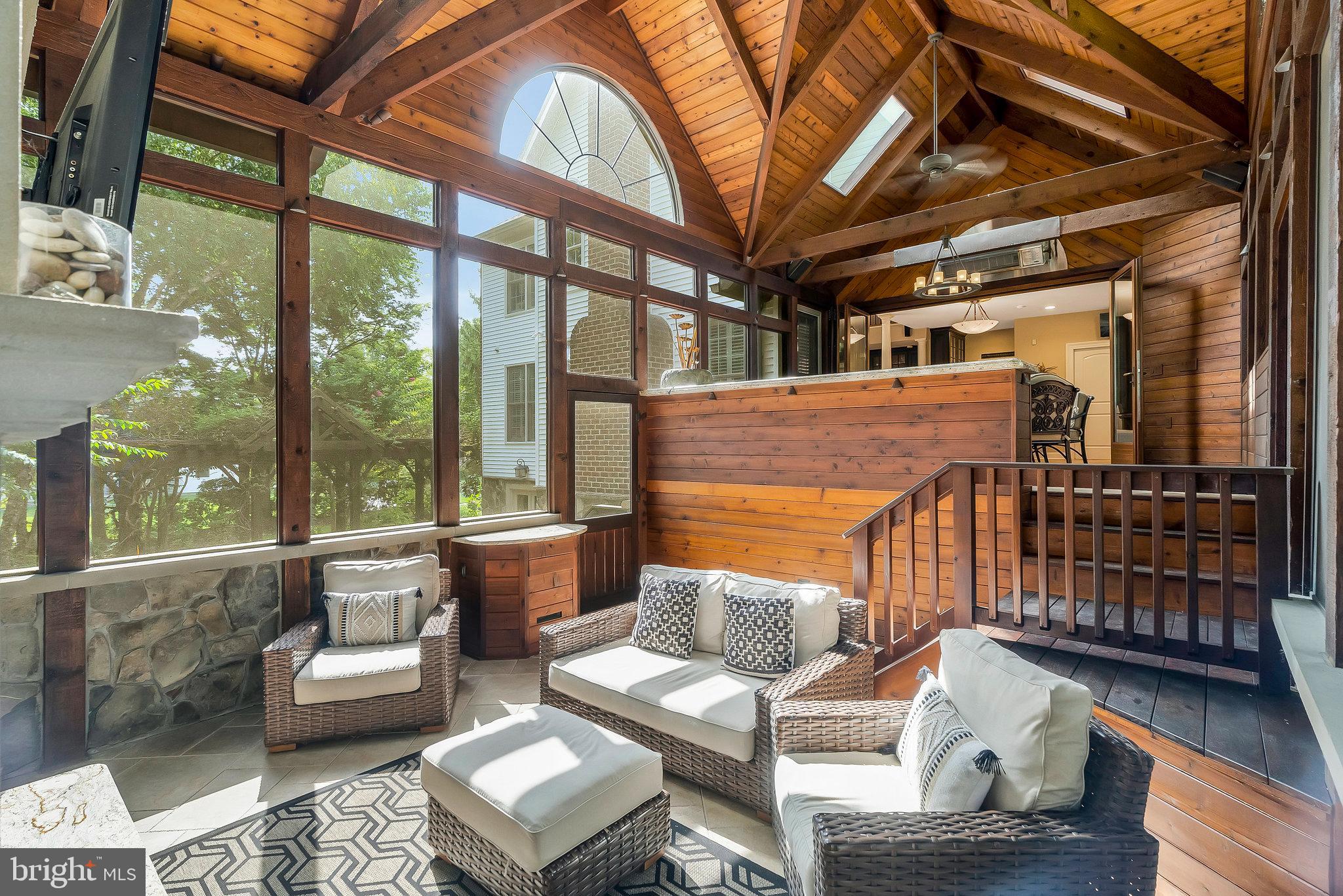 MC LEAN HAMLET - Residential