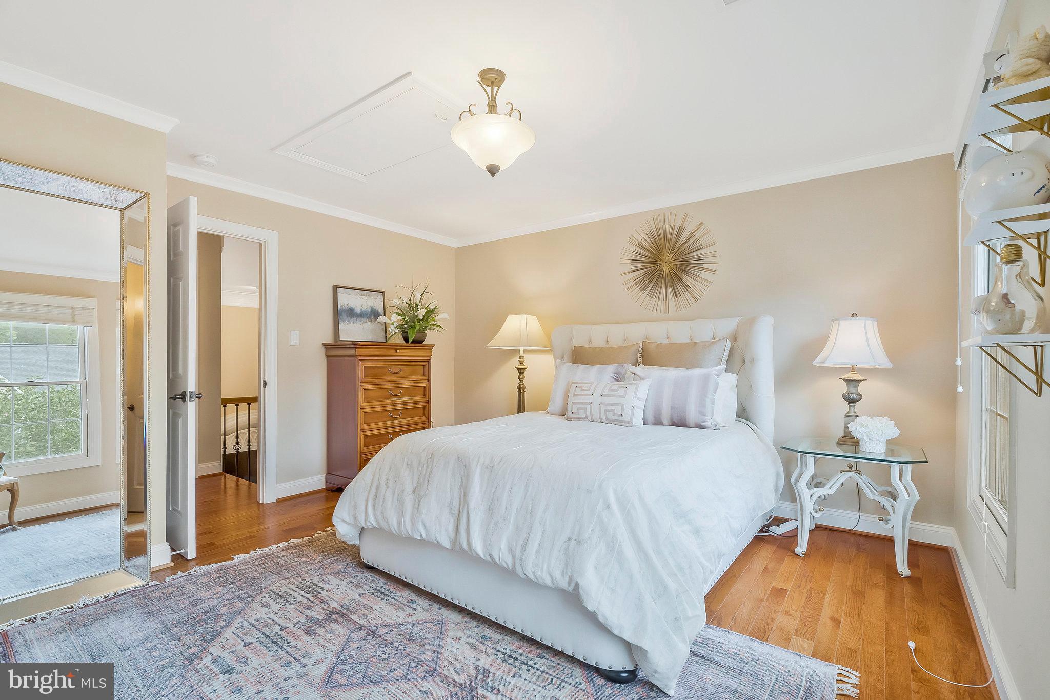 MC LEAN HAMLET - Residential