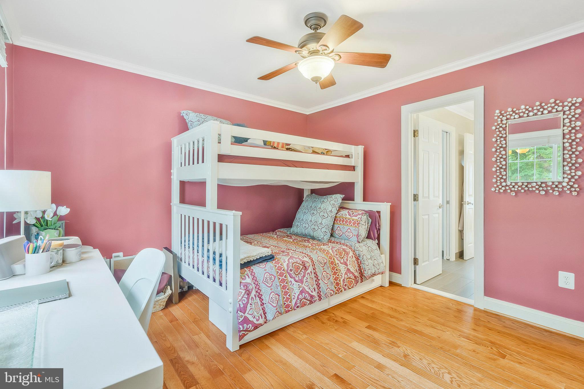 MC LEAN HAMLET - Residential