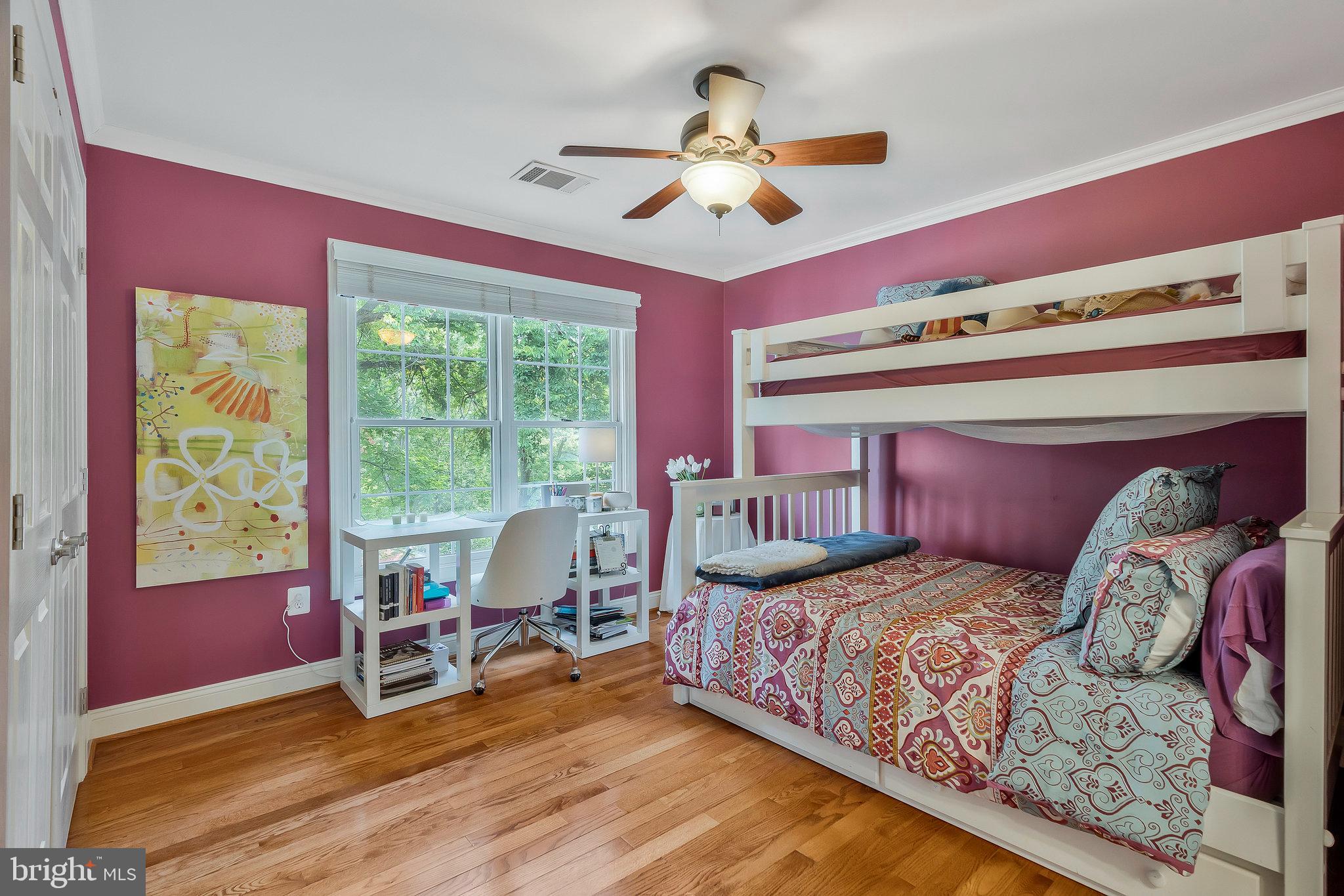 MC LEAN HAMLET - Residential