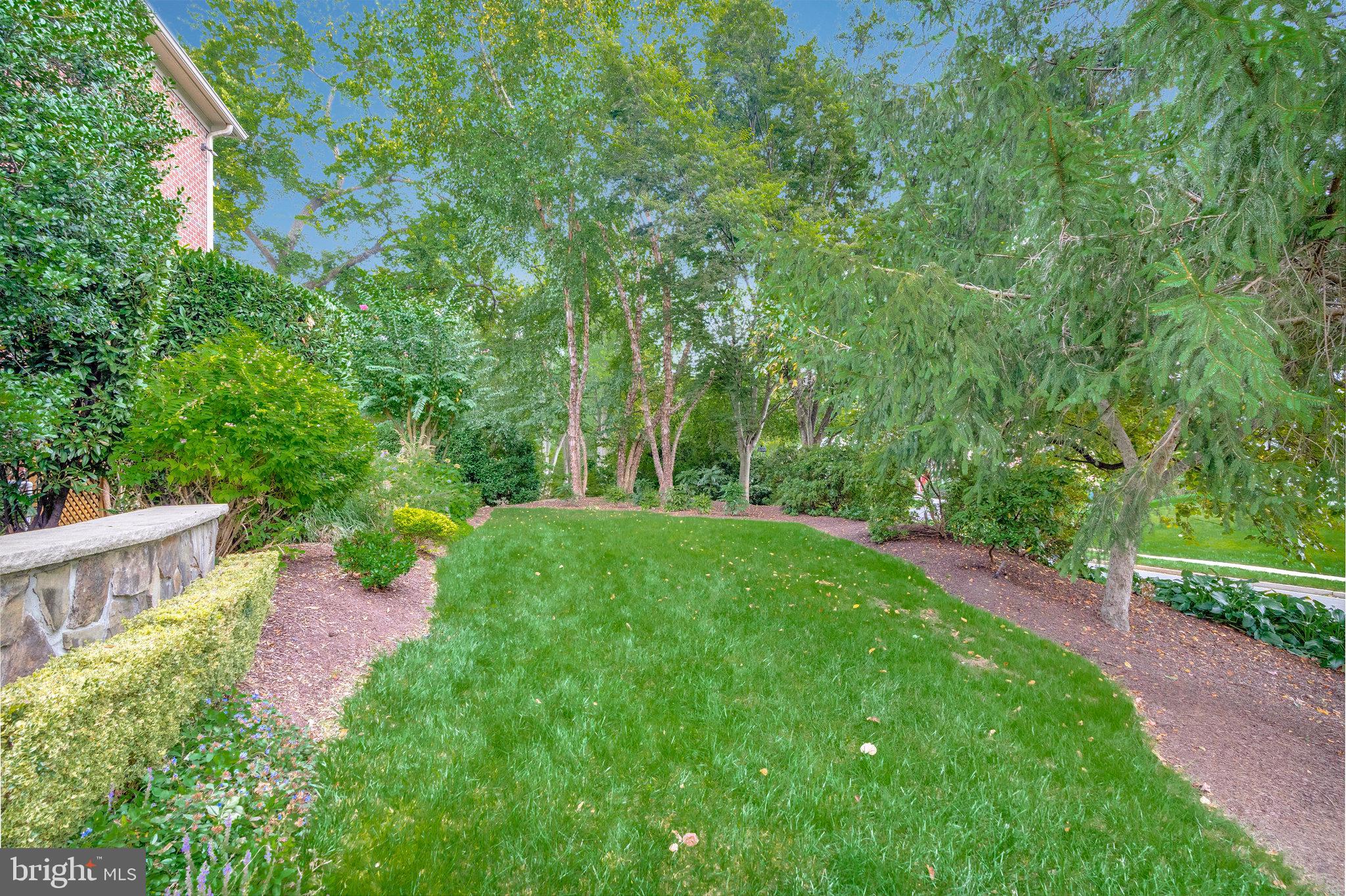 MC LEAN HAMLET - Residential