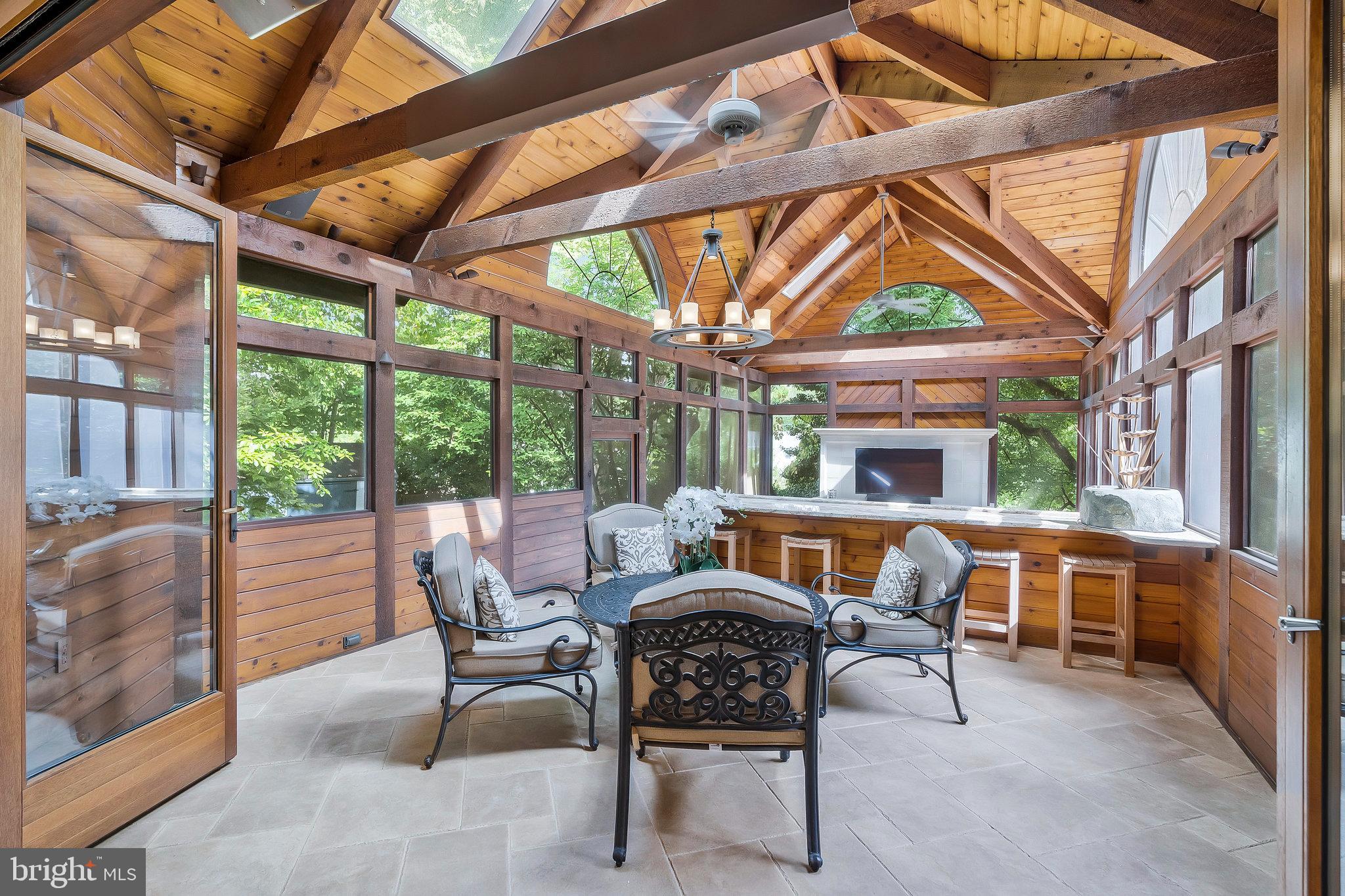 MC LEAN HAMLET - Residential