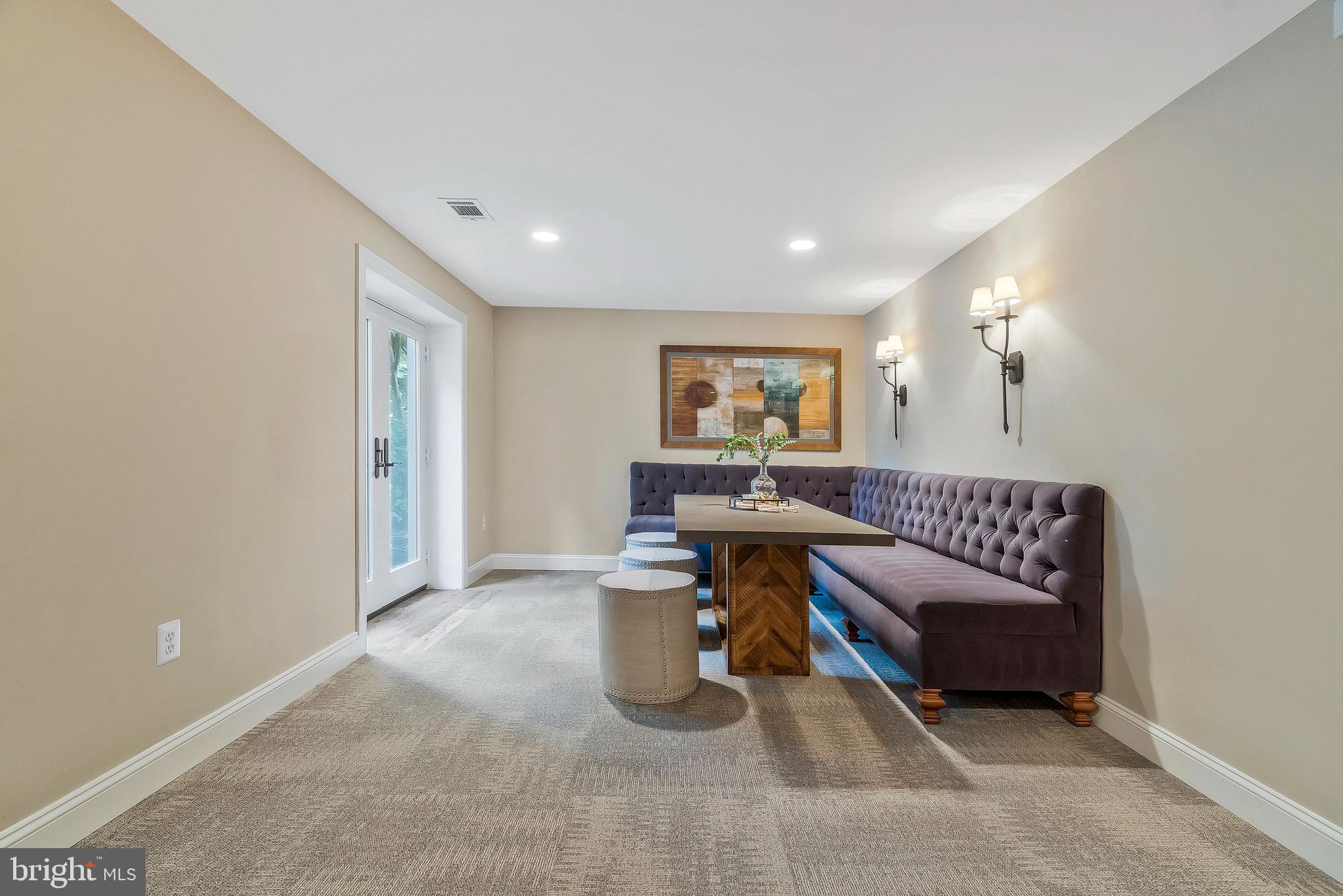 MC LEAN HAMLET - Residential