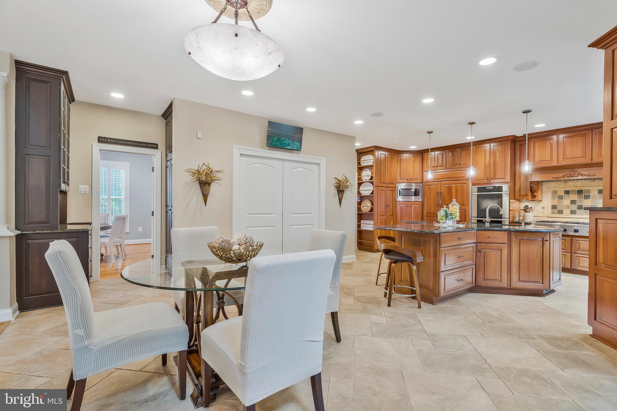 MC LEAN HAMLET - Residential