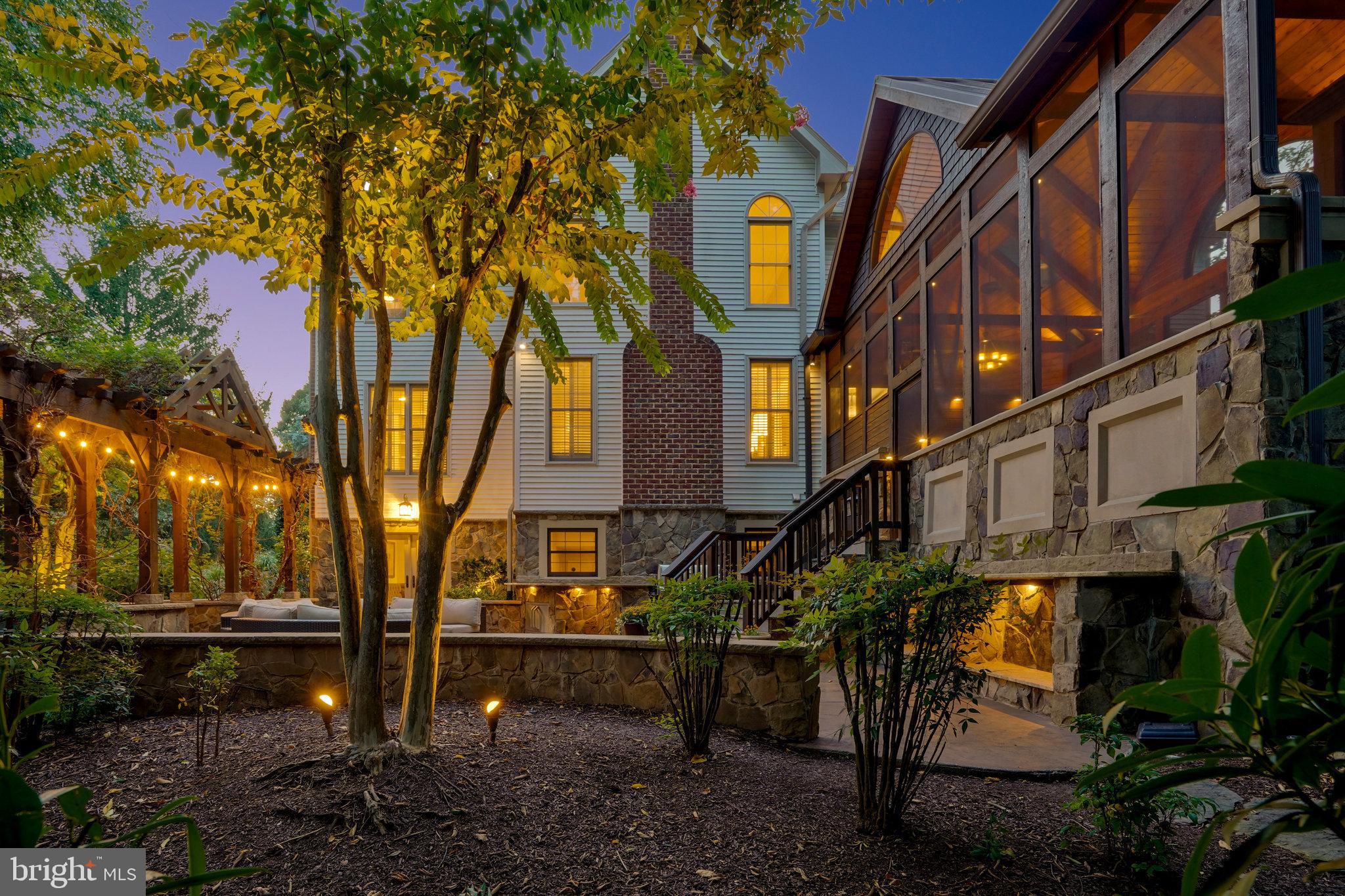 MC LEAN HAMLET - Residential