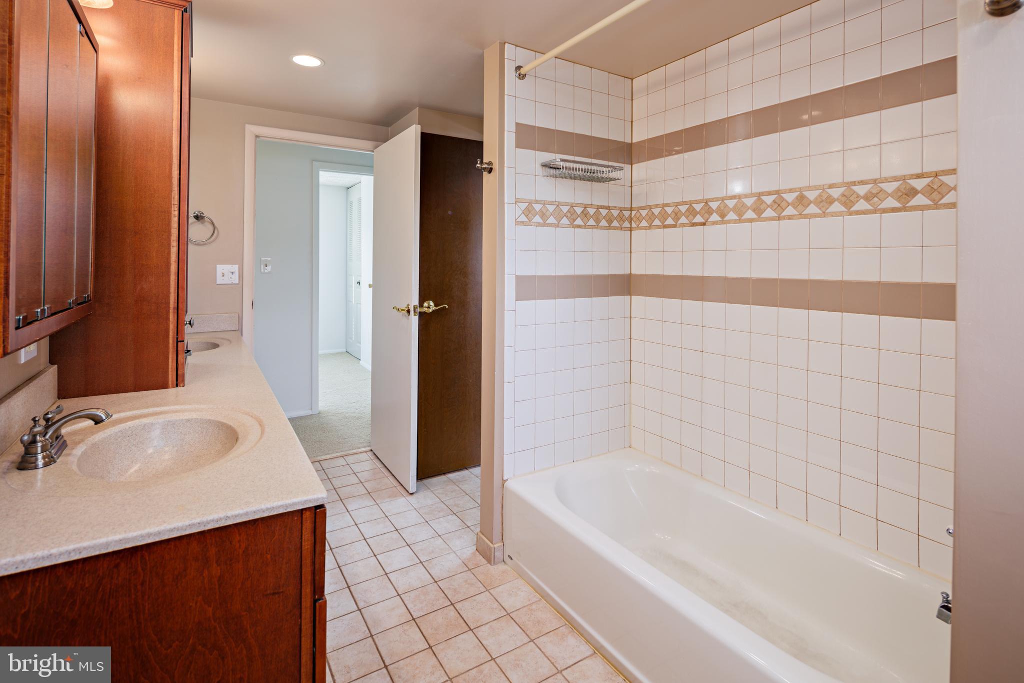 HARMANS WOODS - Residential