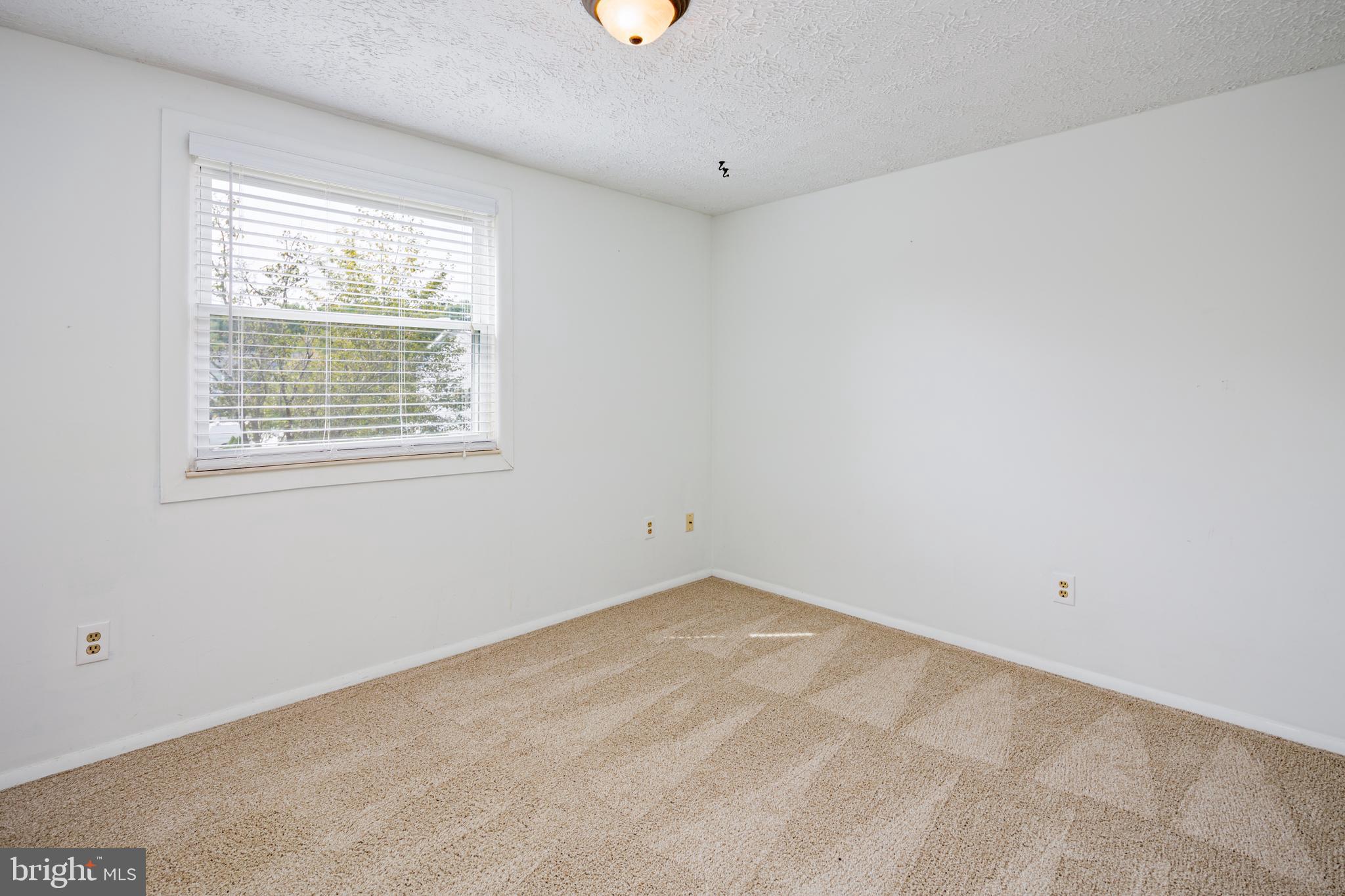 HARMANS WOODS - Residential