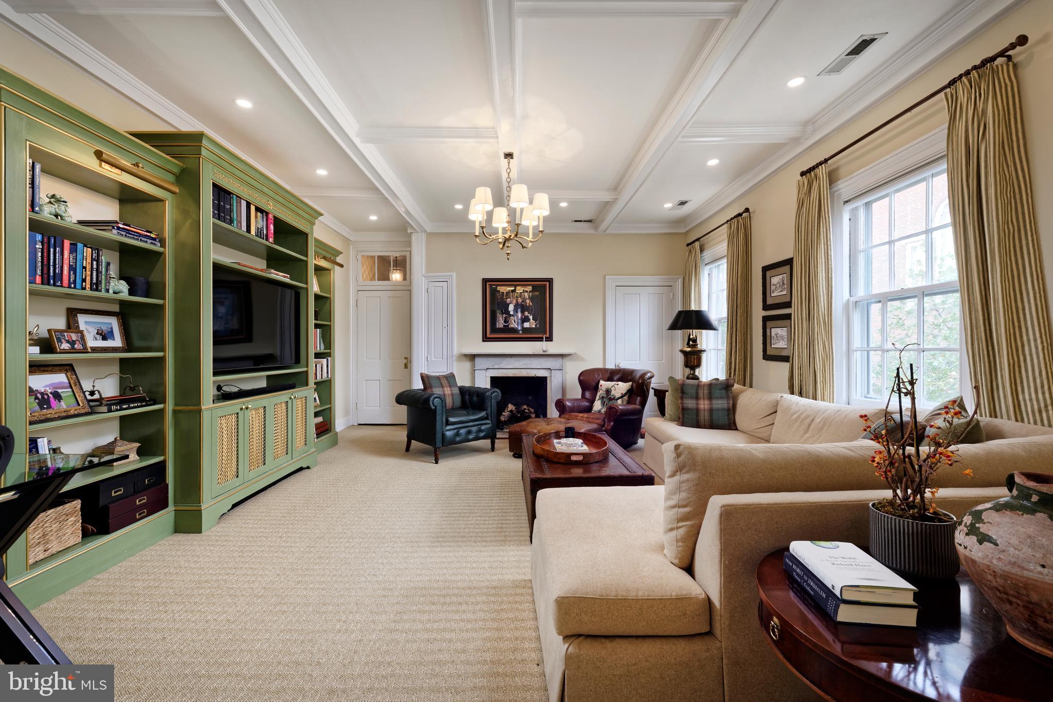 OLD TOWN ALEXANDRIA - Residential