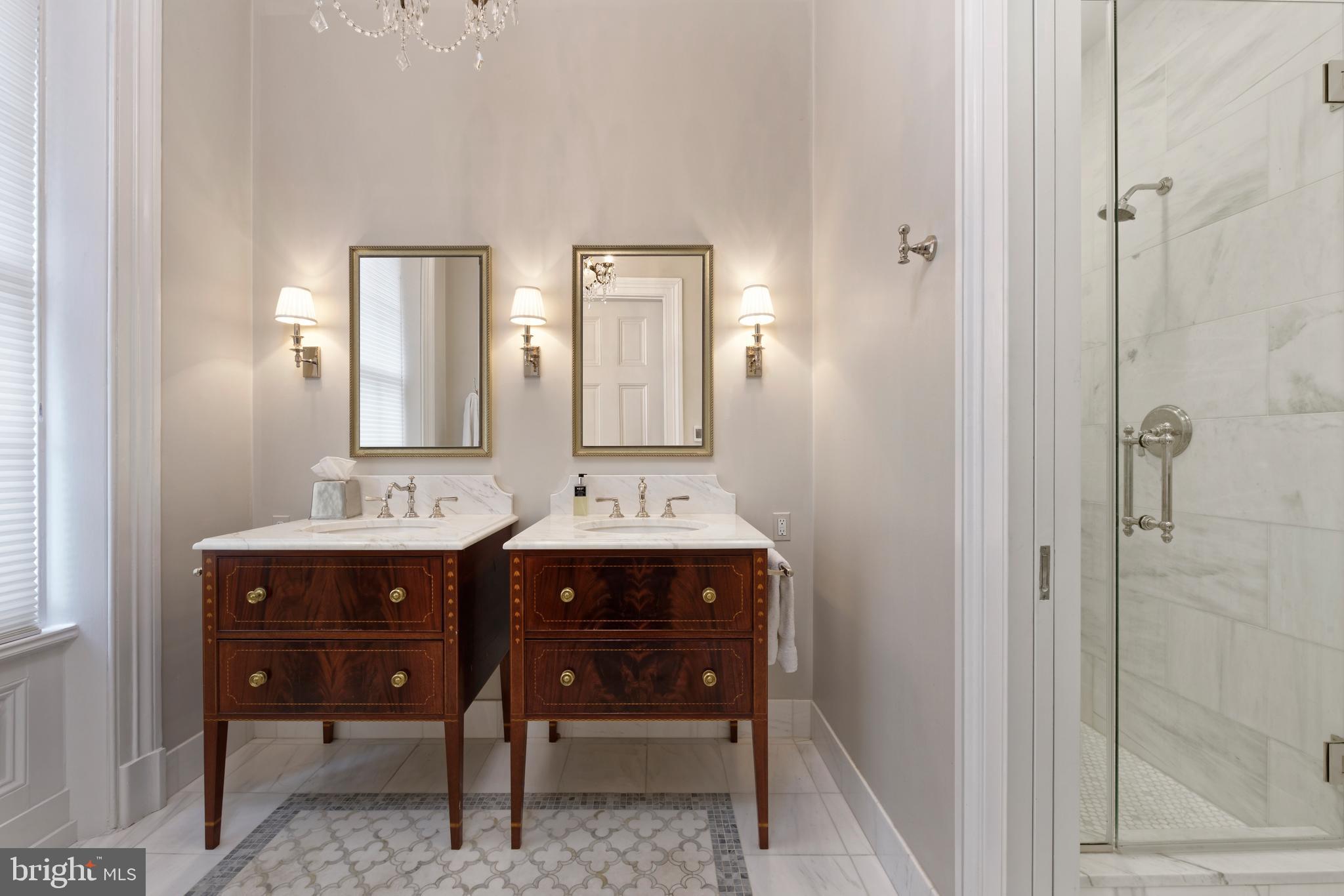 OLD TOWN ALEXANDRIA - Residential