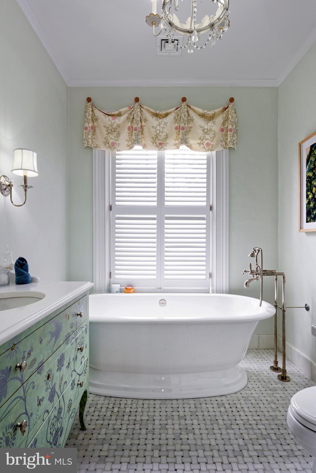 OLD TOWN ALEXANDRIA - Residential