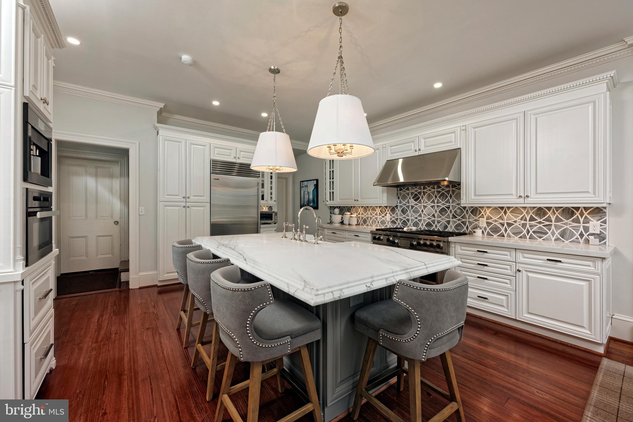 OLD TOWN ALEXANDRIA - Residential