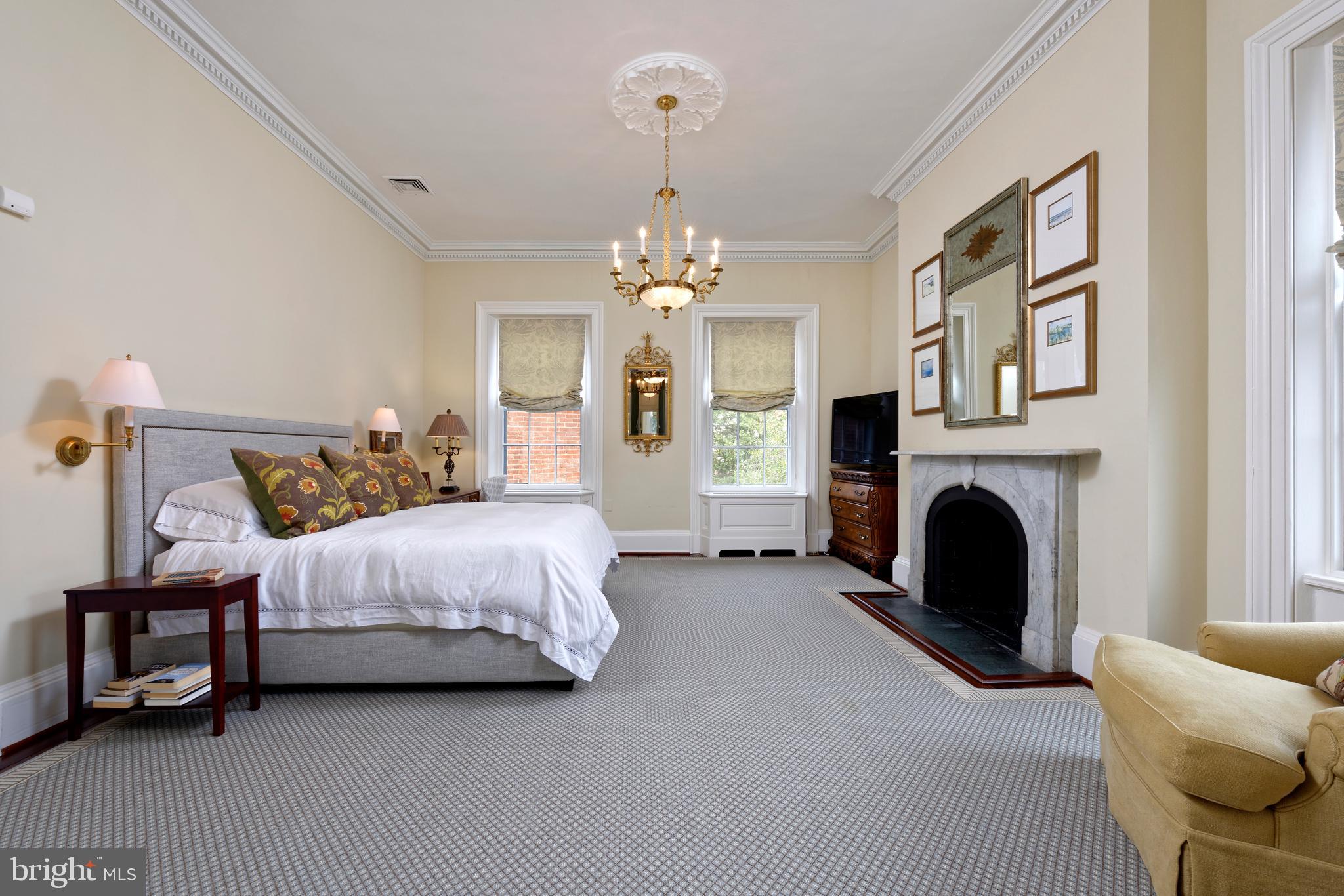 OLD TOWN ALEXANDRIA - Residential