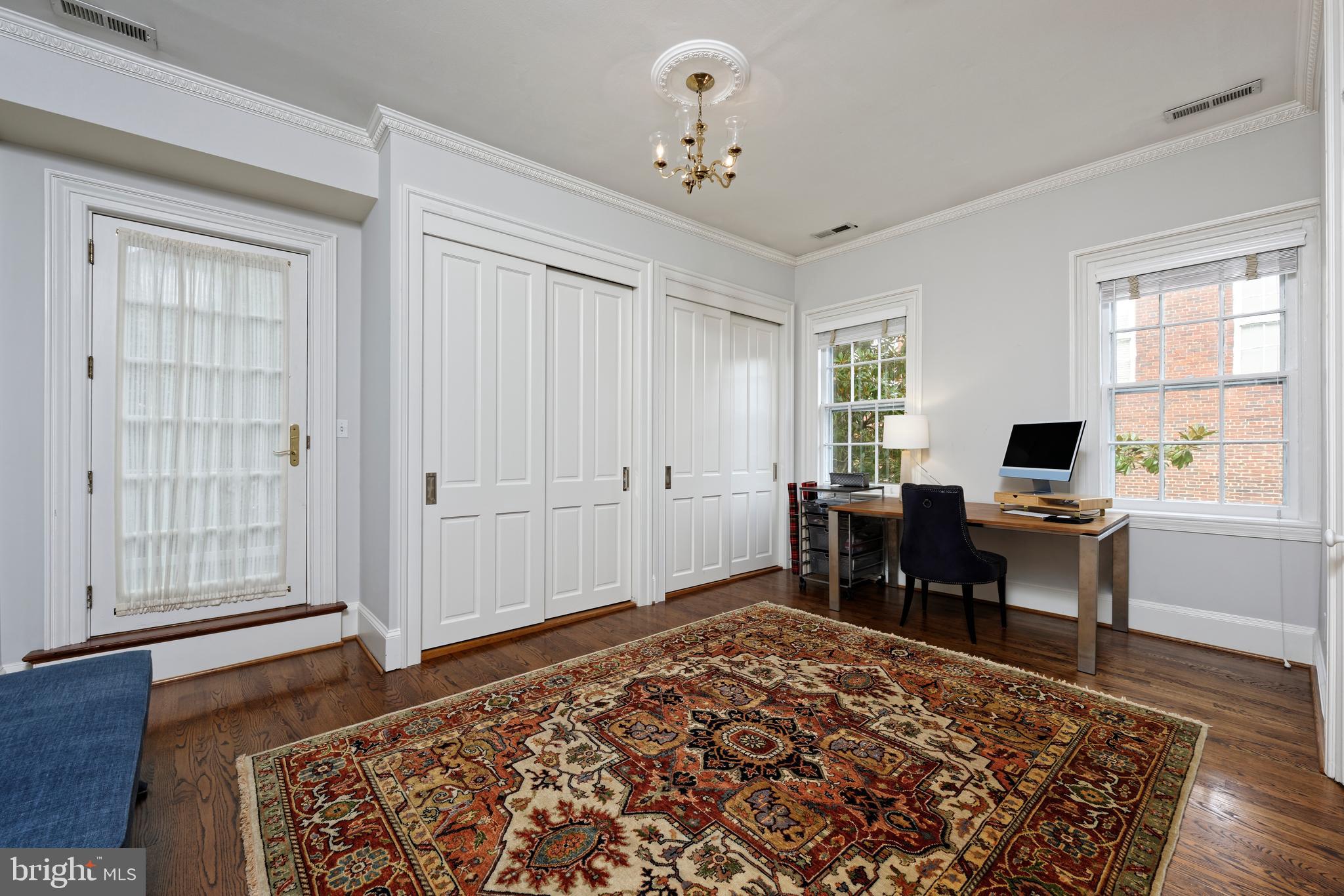 OLD TOWN ALEXANDRIA - Residential