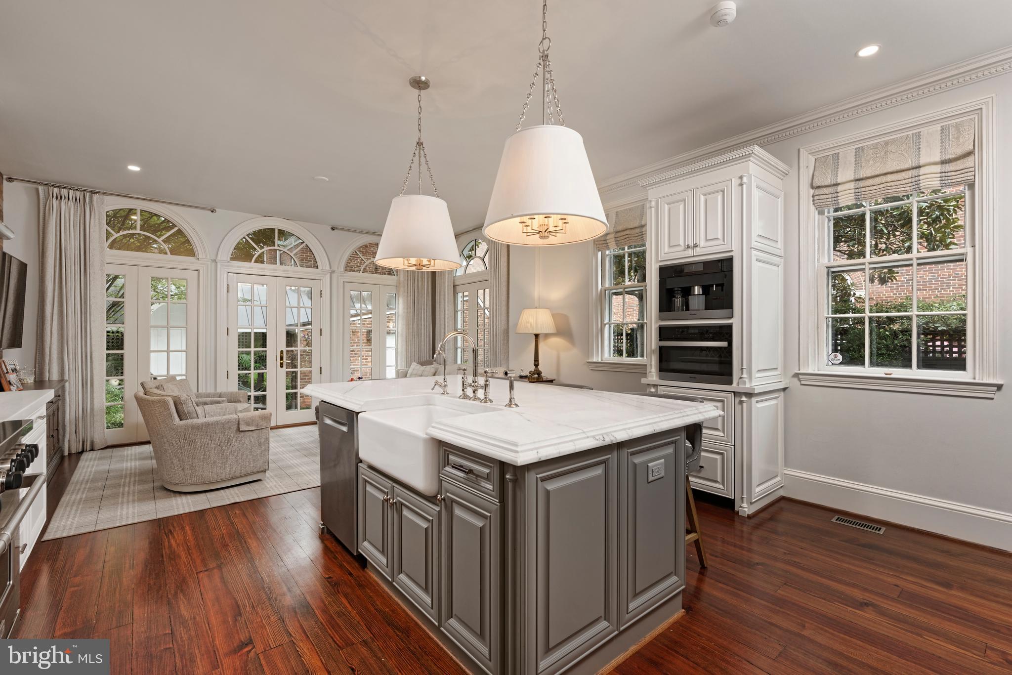 OLD TOWN ALEXANDRIA - Residential