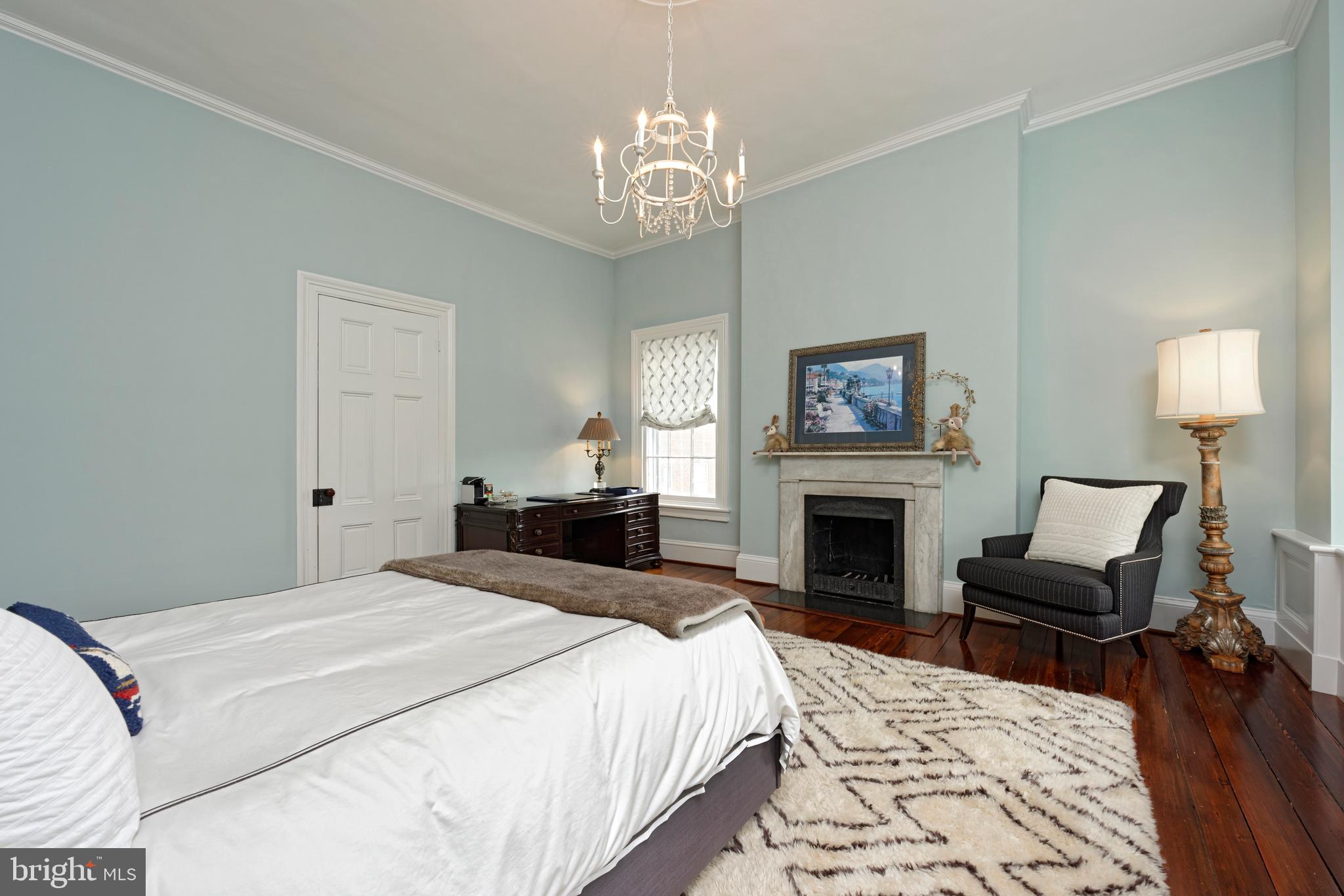 OLD TOWN ALEXANDRIA - Residential