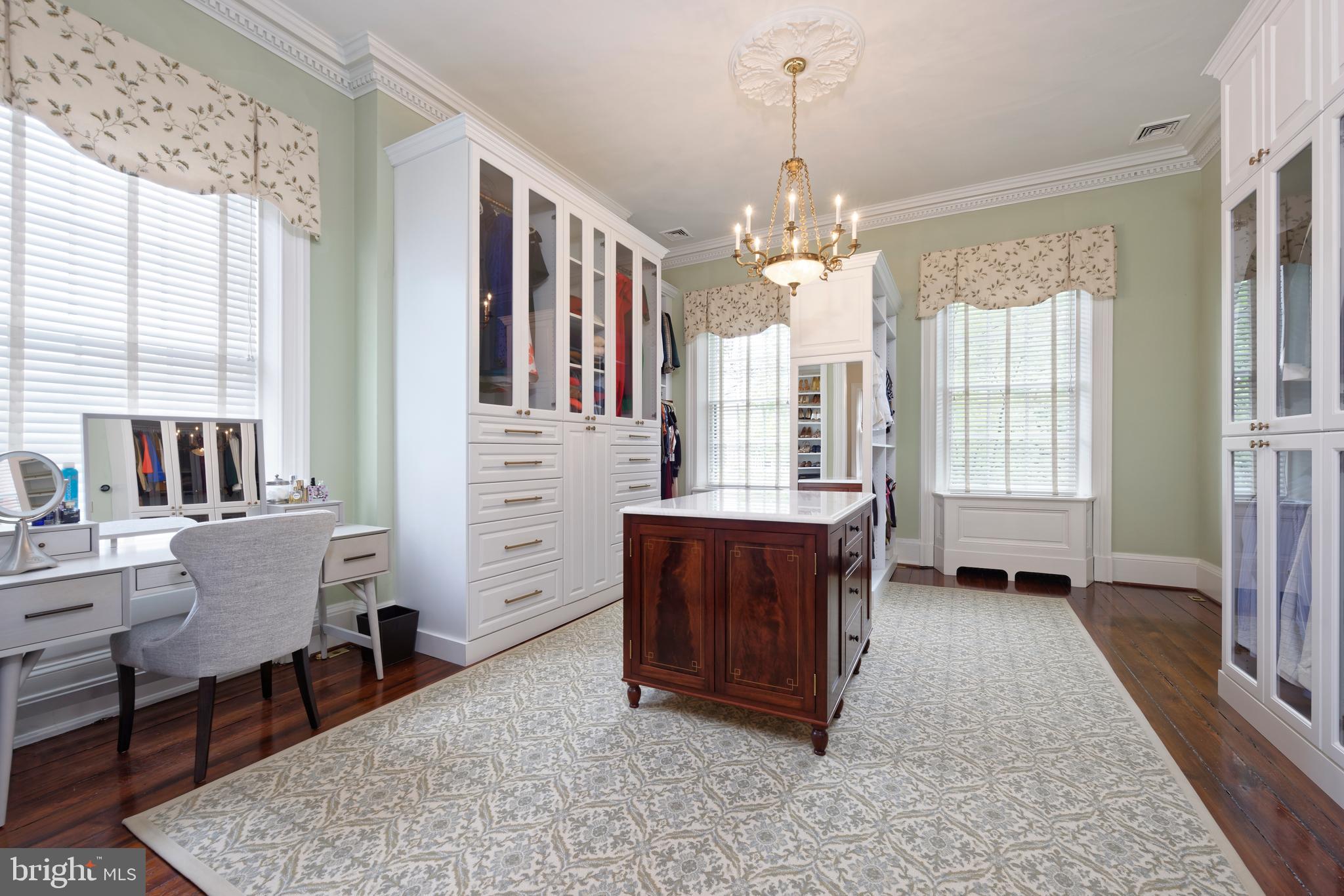 OLD TOWN ALEXANDRIA - Residential