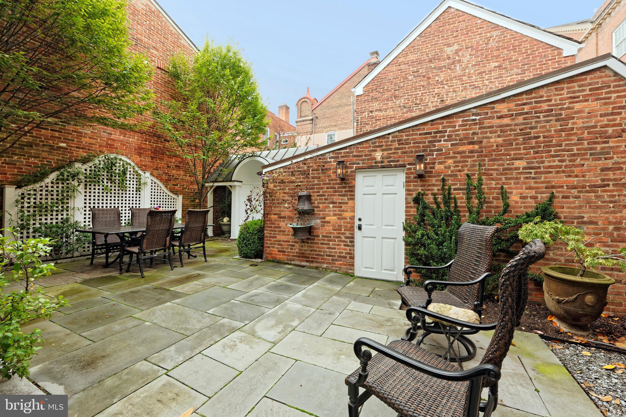 OLD TOWN ALEXANDRIA - Residential