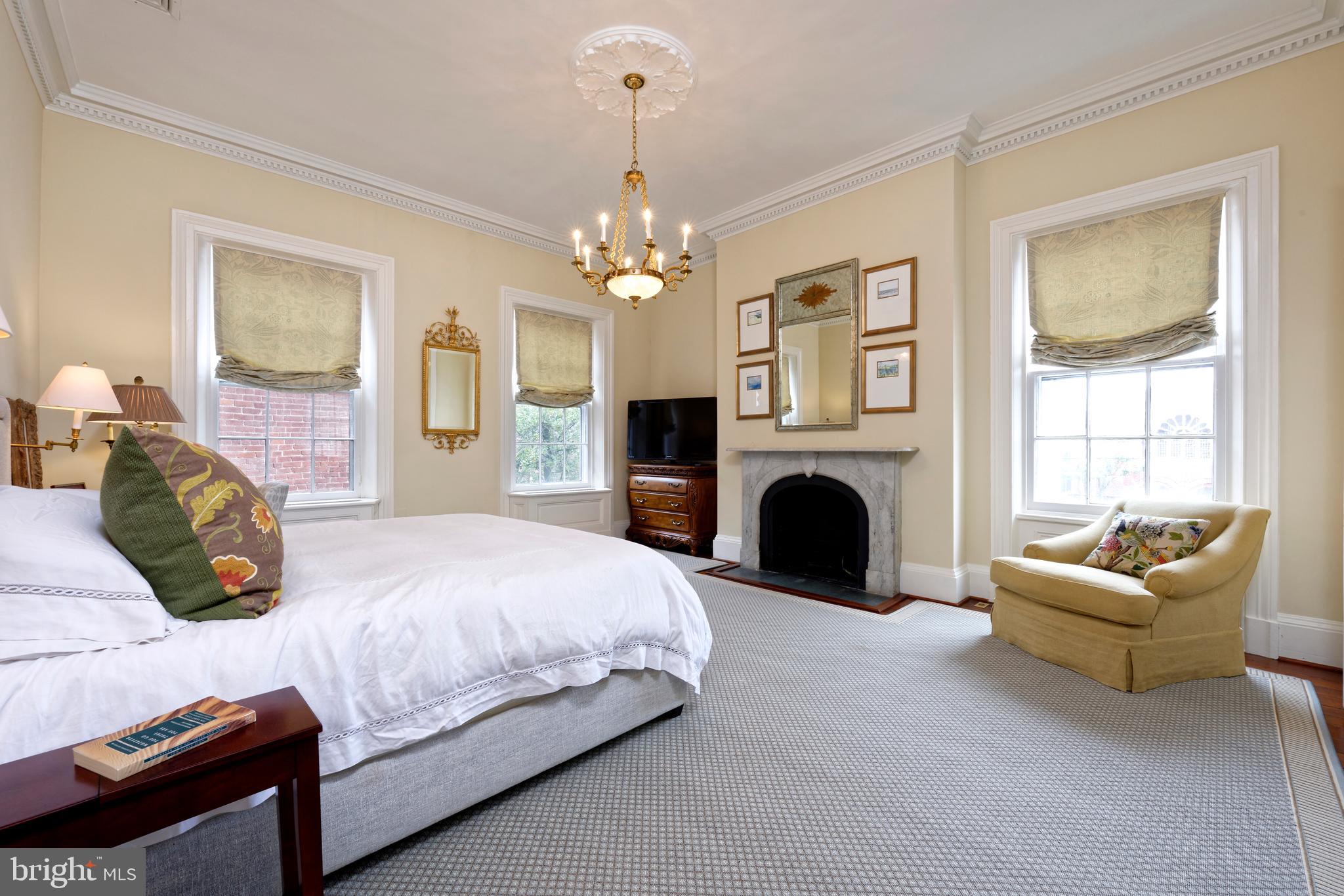 OLD TOWN ALEXANDRIA - Residential