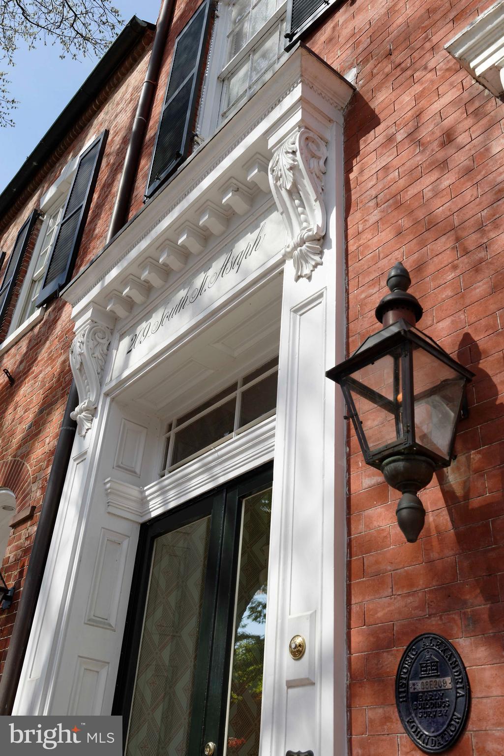 OLD TOWN ALEXANDRIA - Residential