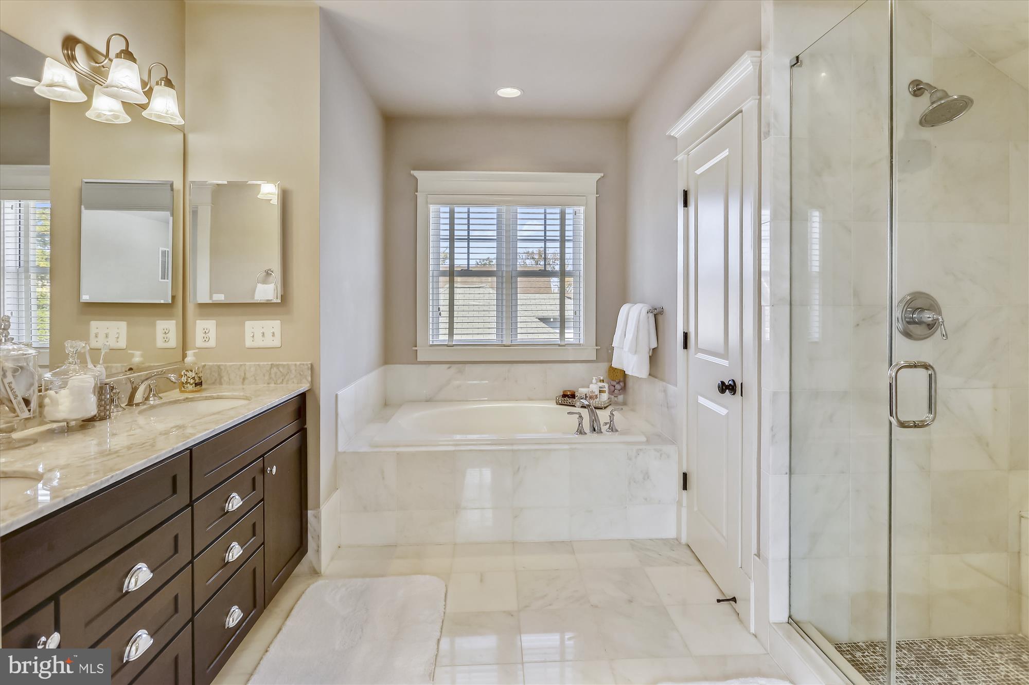 CLARENDON - Residential