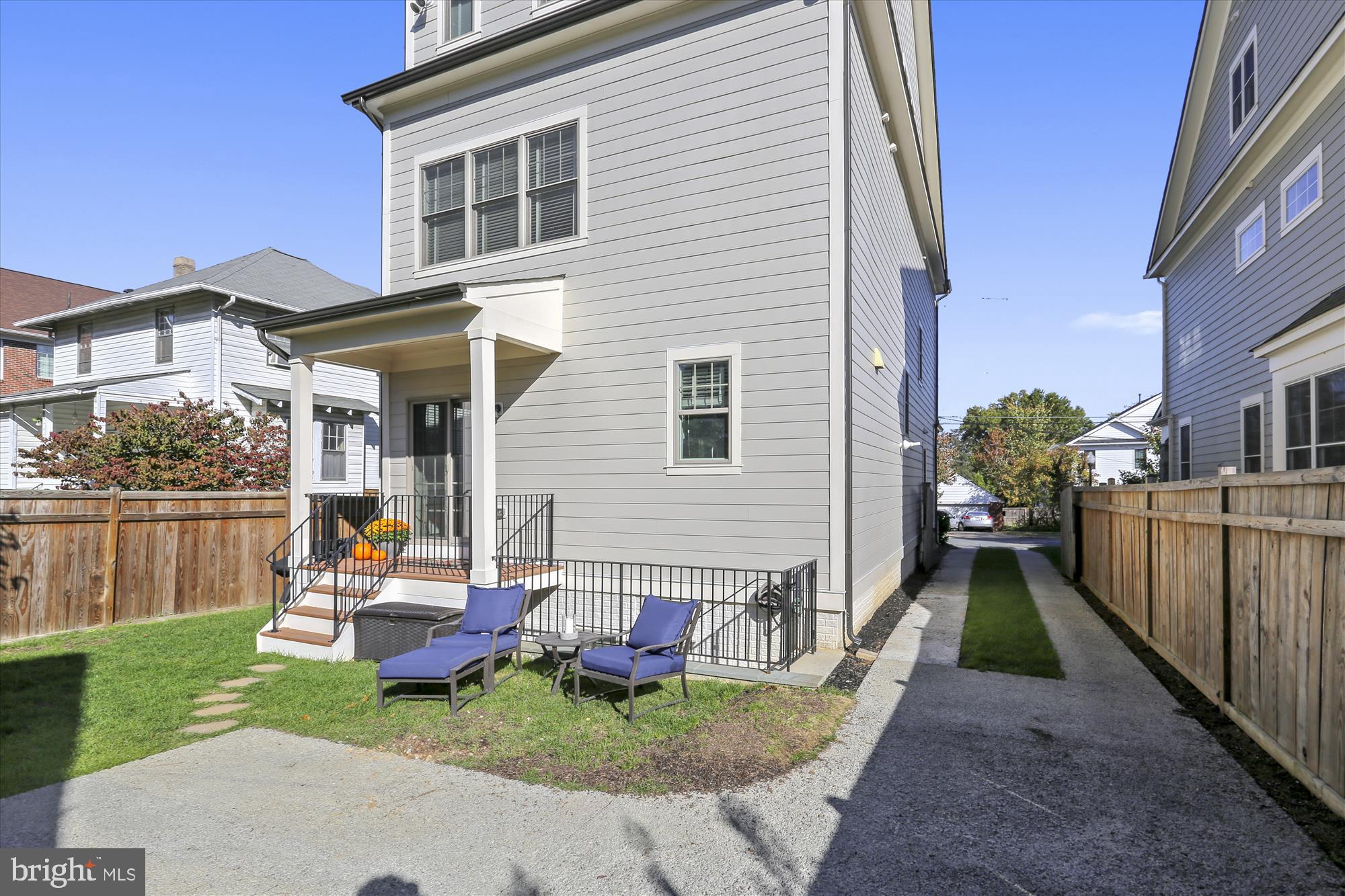 CLARENDON - Residential