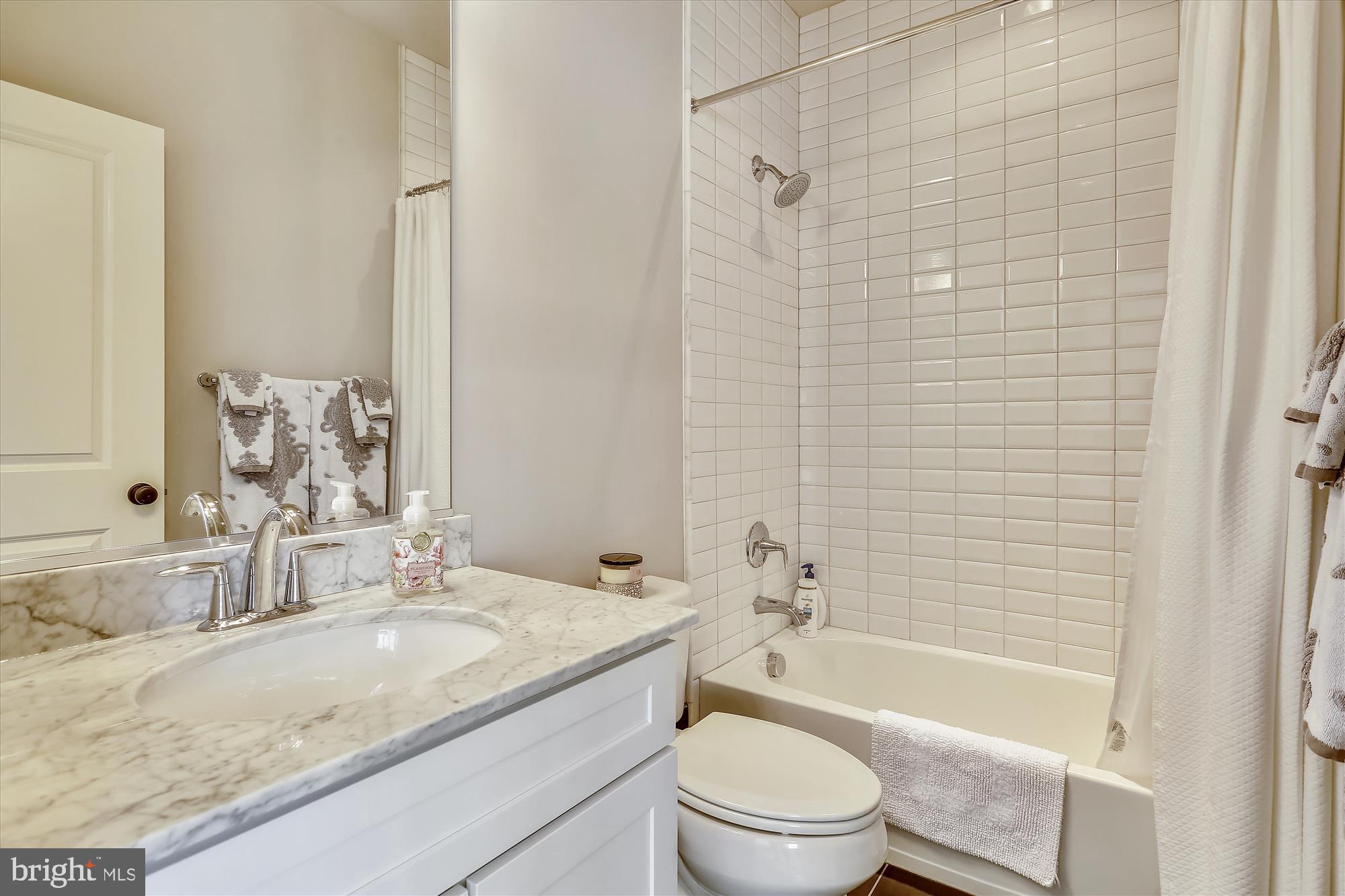 CLARENDON - Residential