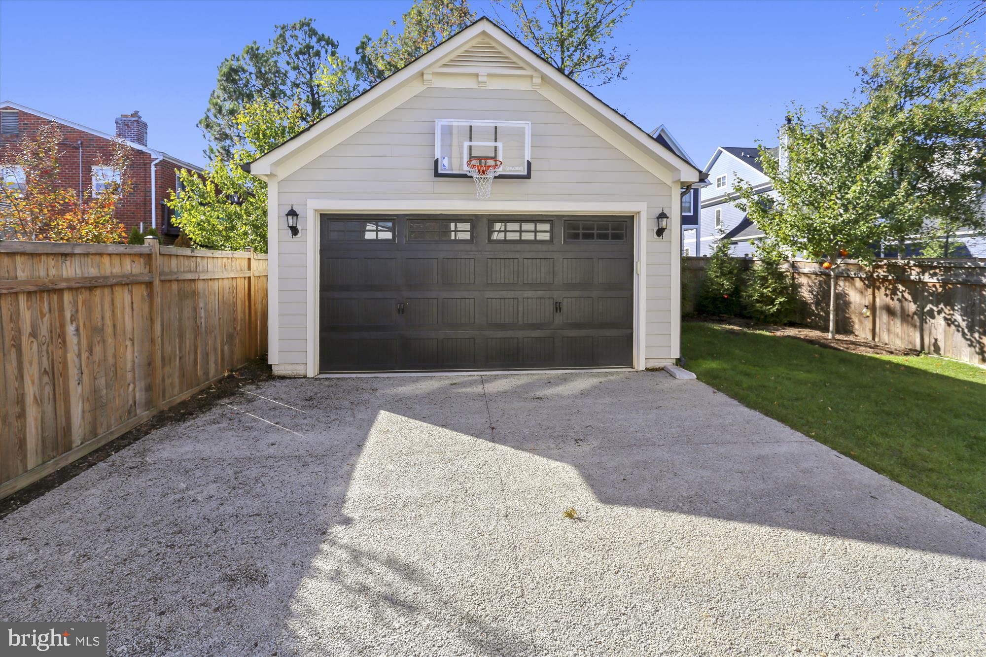 CLARENDON - Residential