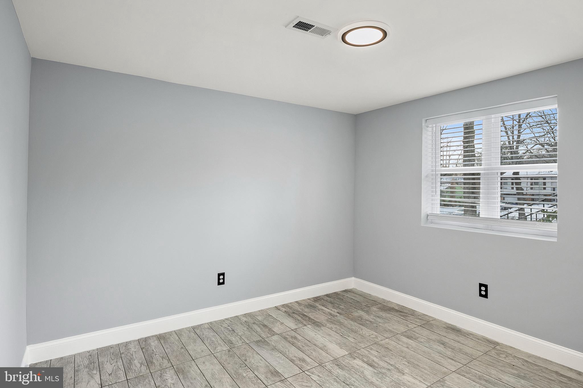 OAKLAND MILLS - Residential