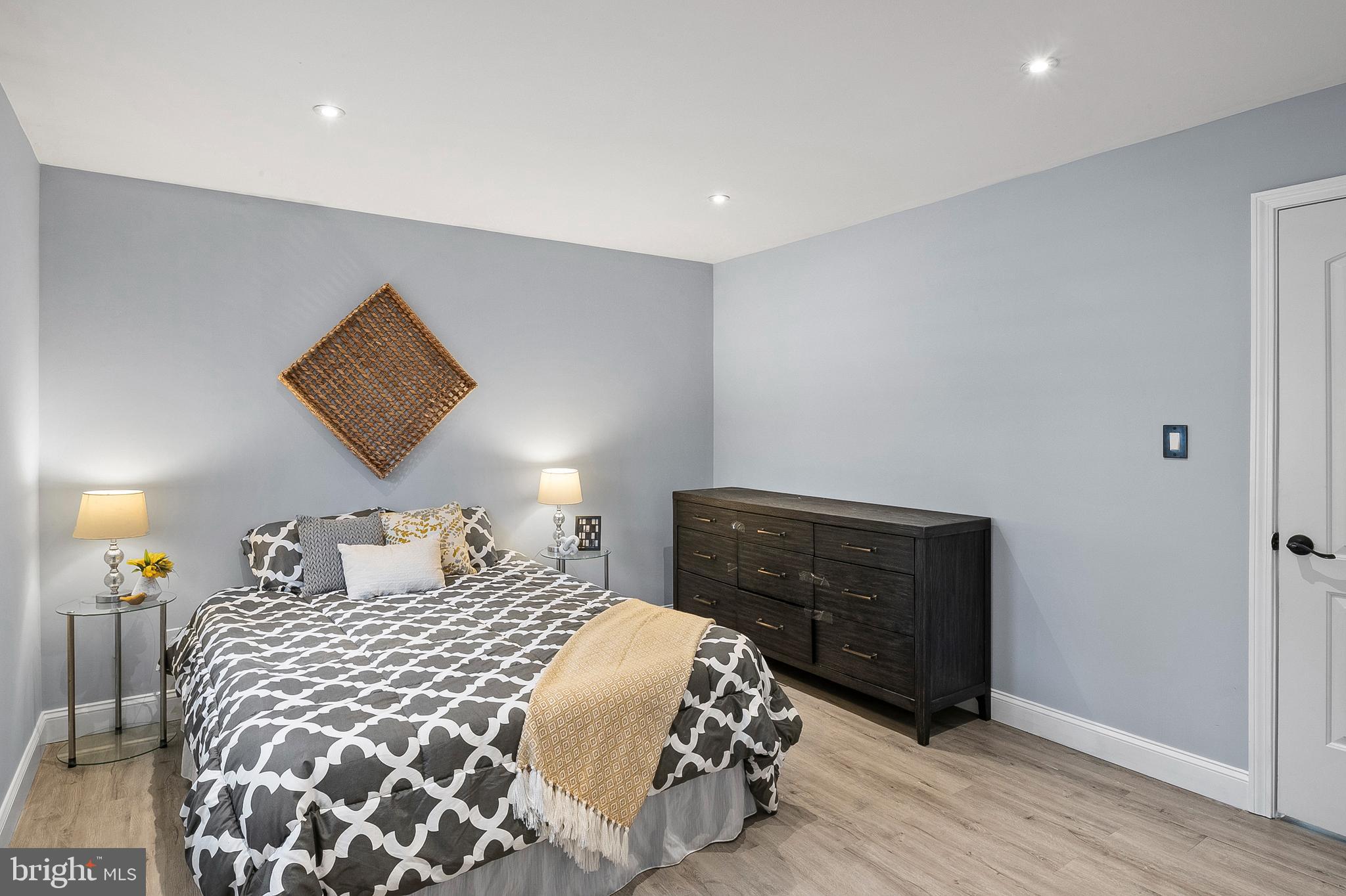 OAKLAND MILLS - Residential