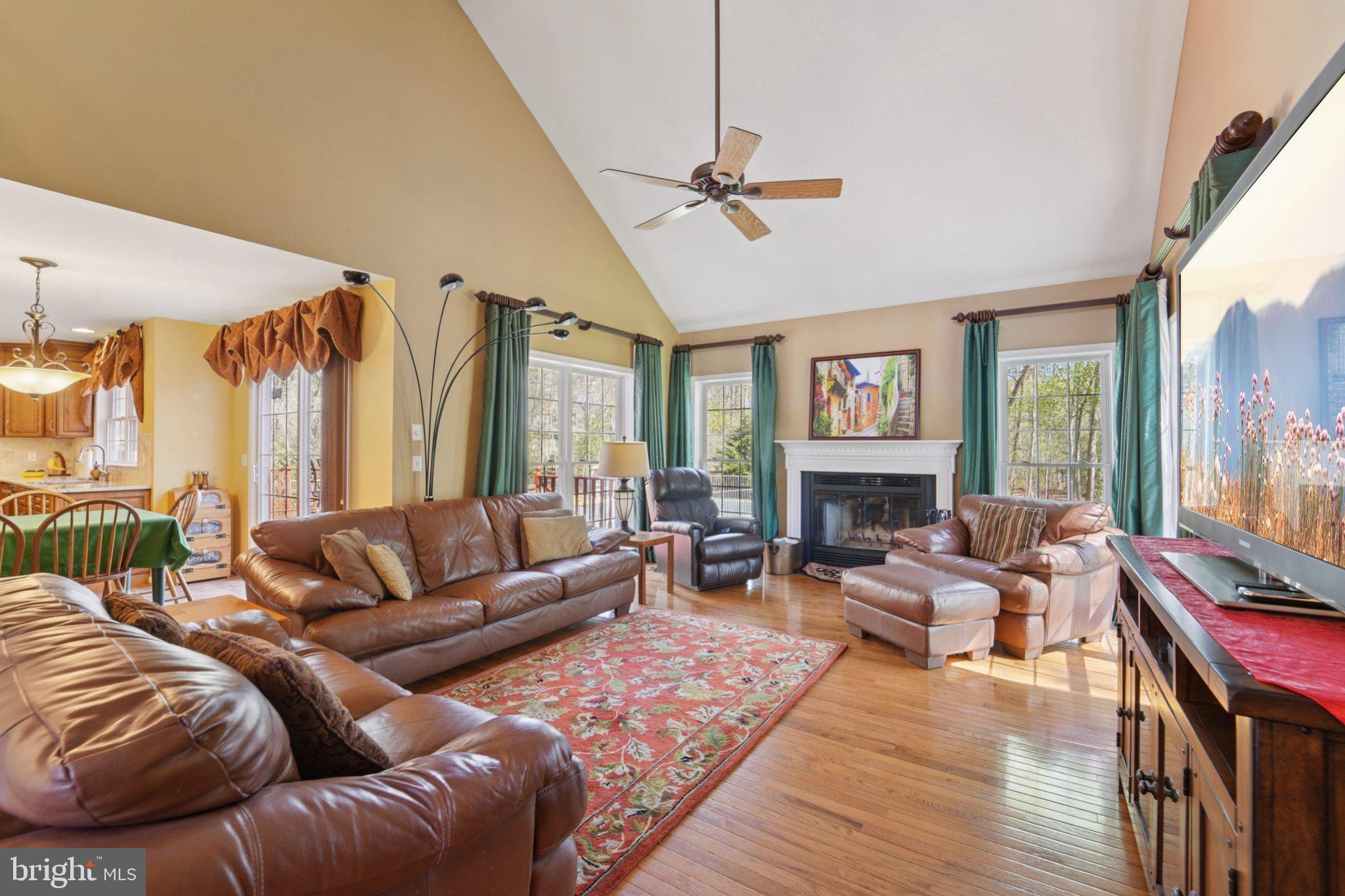 RIDING WOODS - Residential