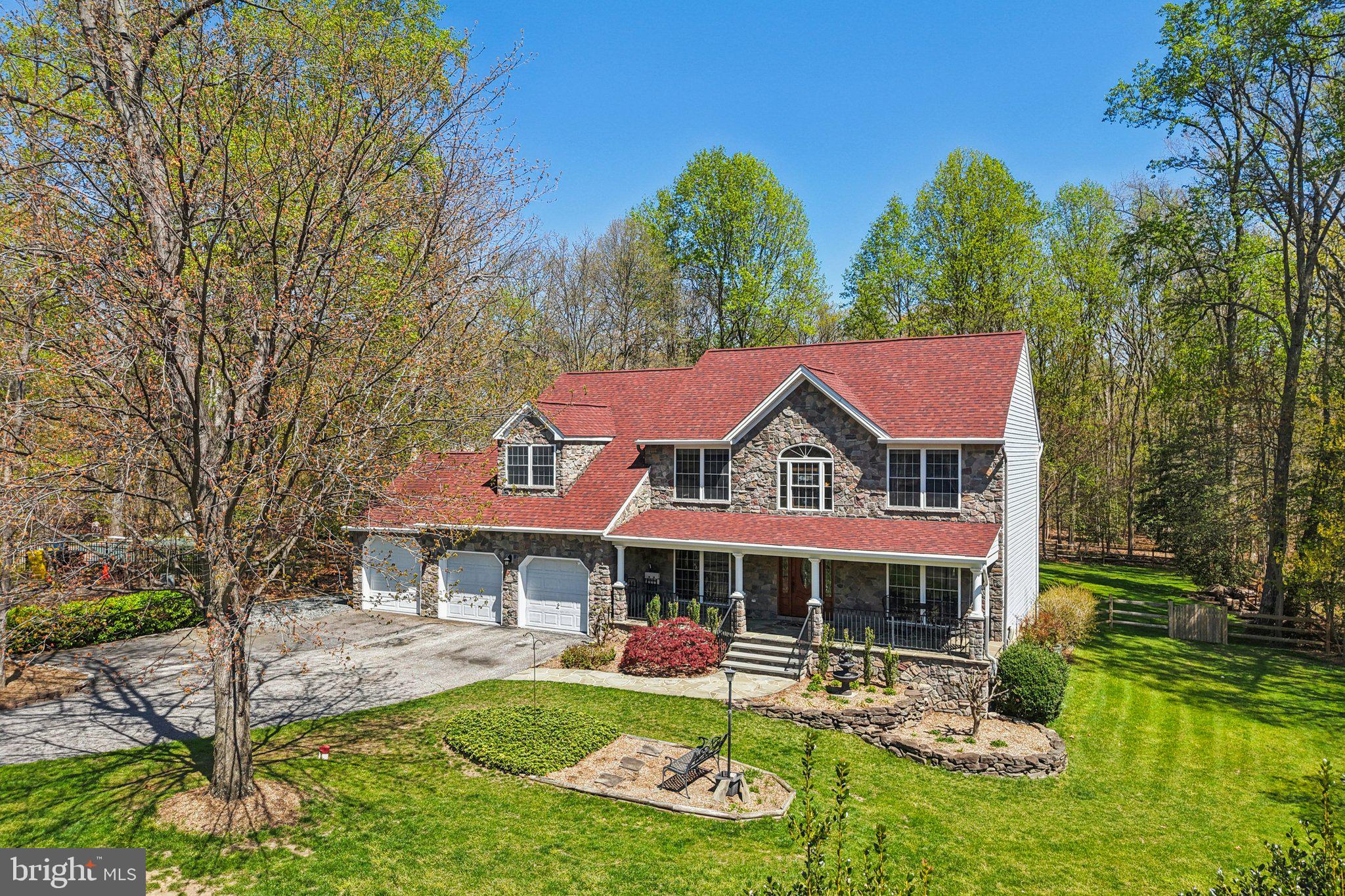 RIDING WOODS - Residential