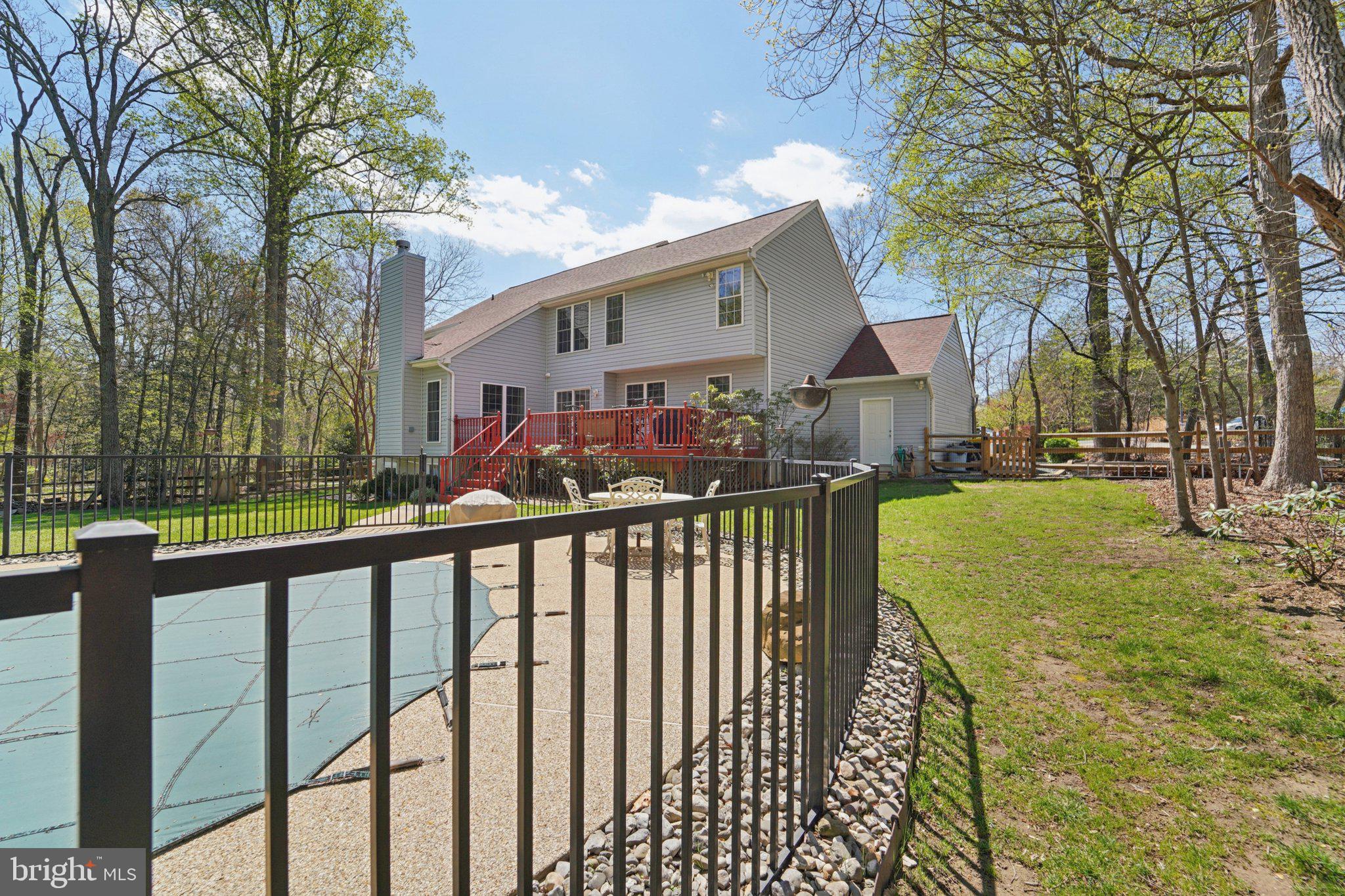 RIDING WOODS - Residential