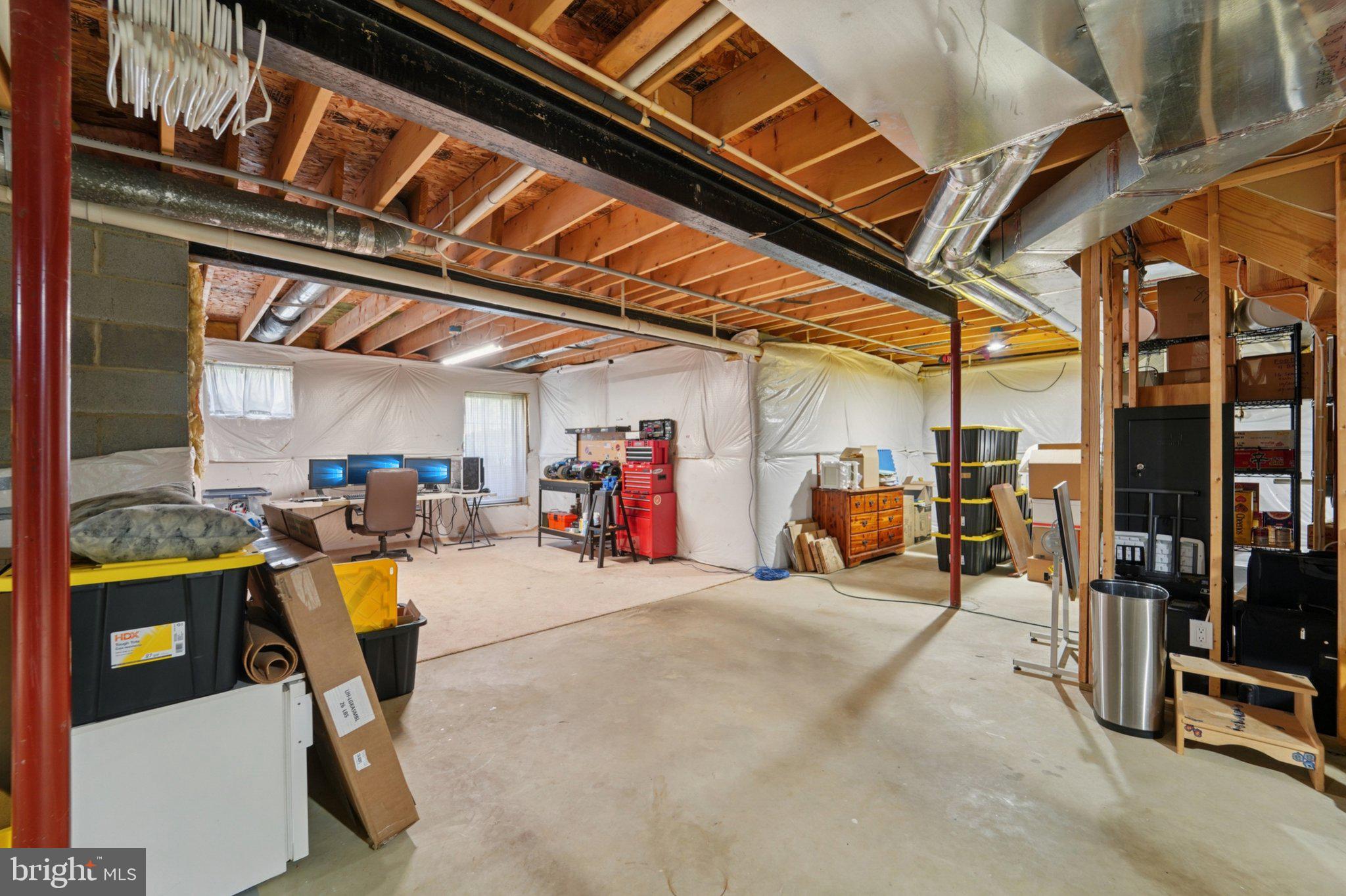 RIDING WOODS - Residential