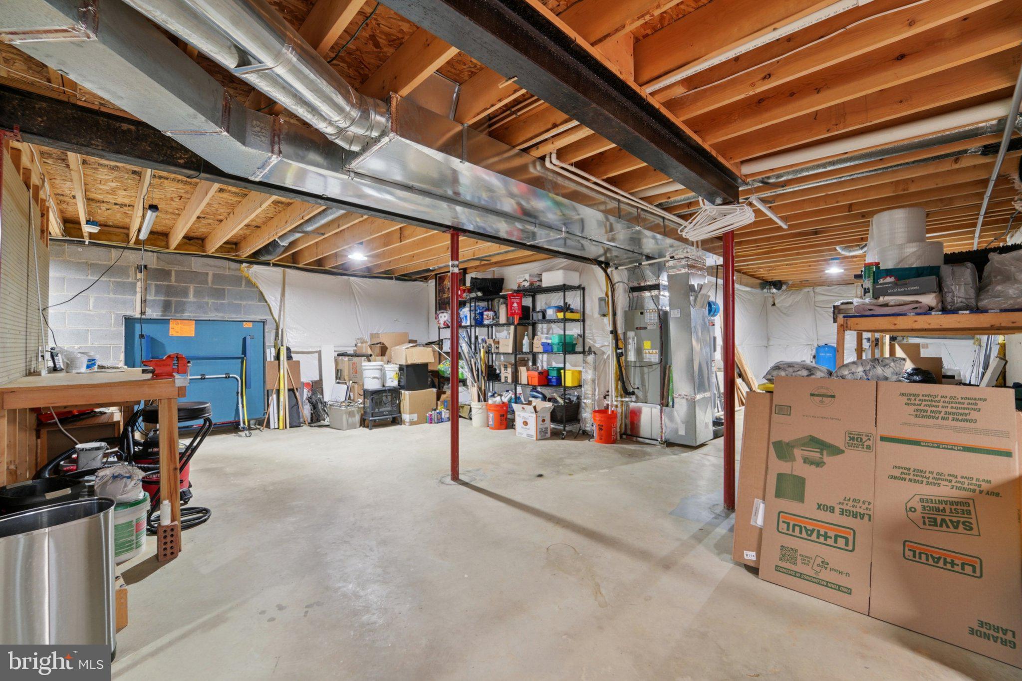 RIDING WOODS - Residential