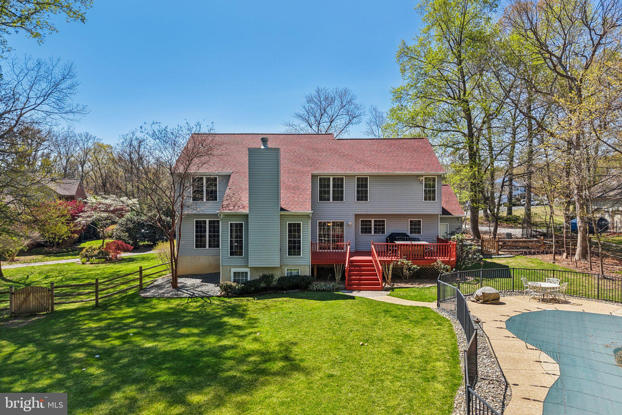 RIDING WOODS - Residential