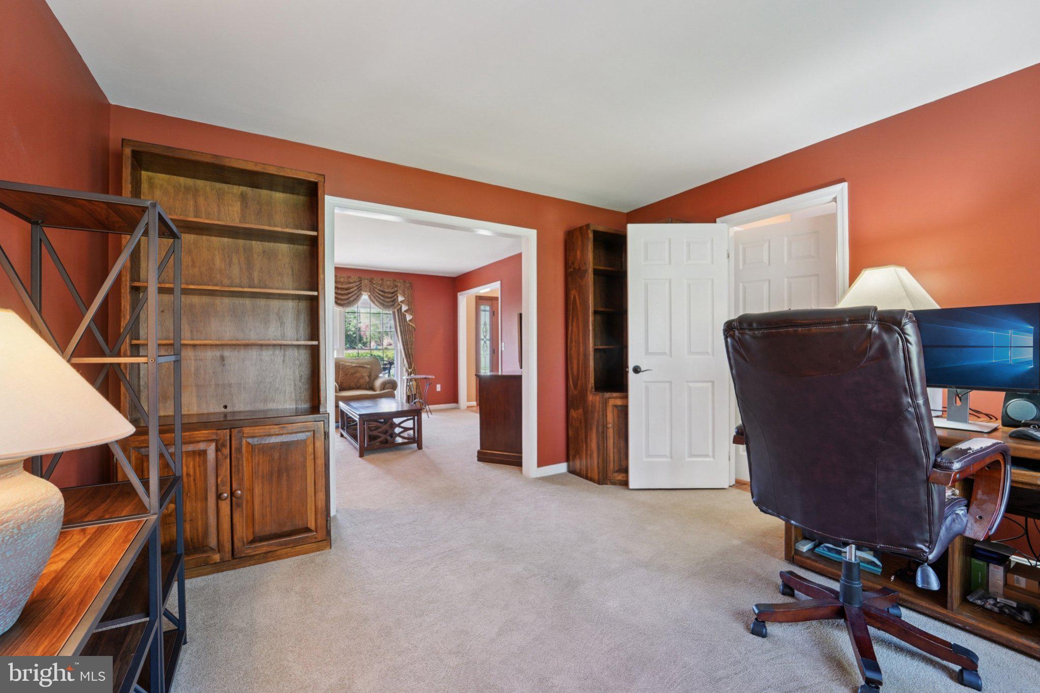 RIDING WOODS - Residential